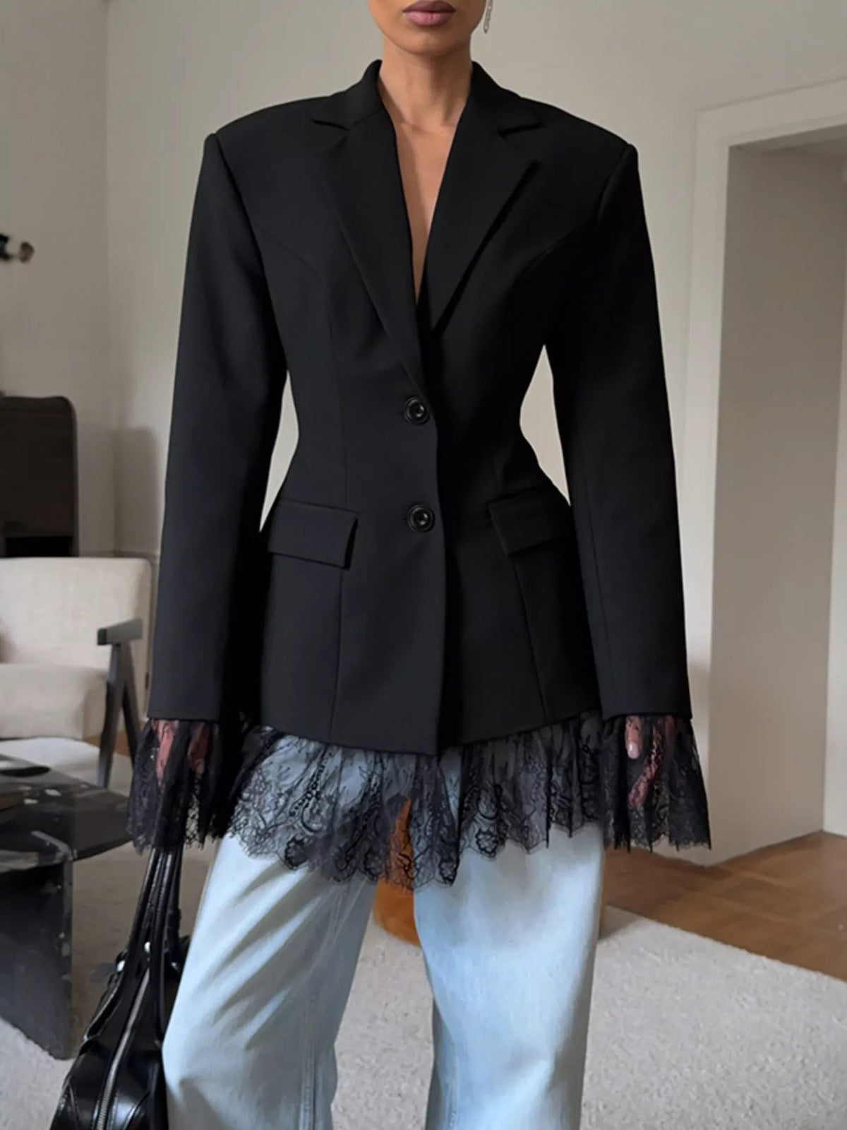 Blazer med spetskant i nederkant och knappstängning – bild 5