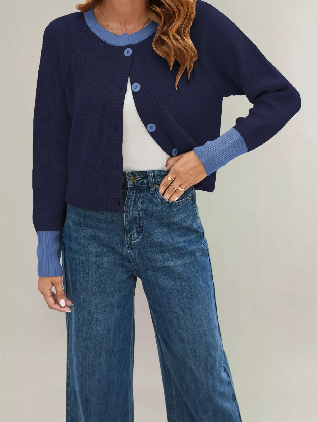 Ribbad cardigan med färgblock – bild 9