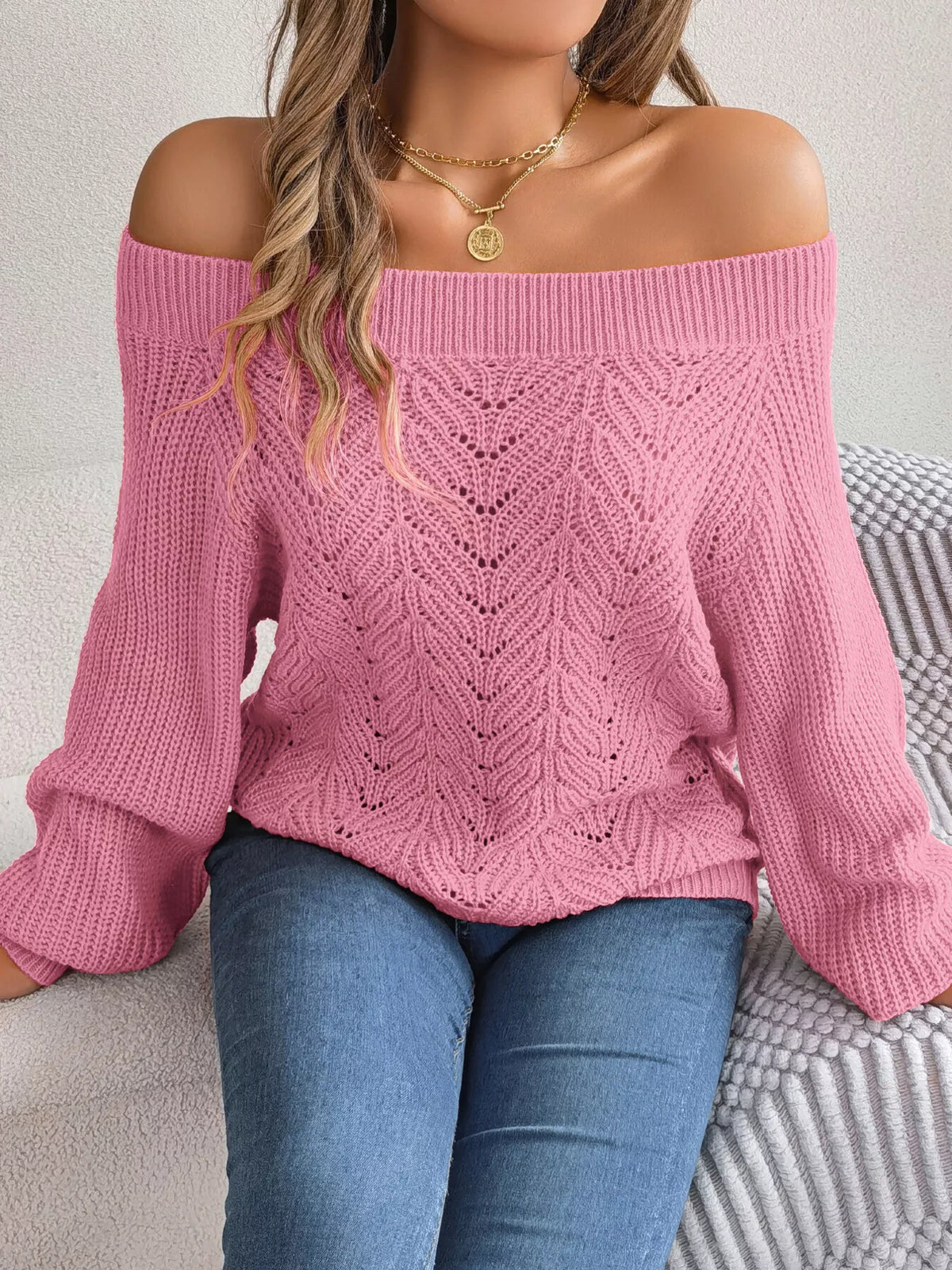 Hålmönstrad offshoulder tröja – bild 24