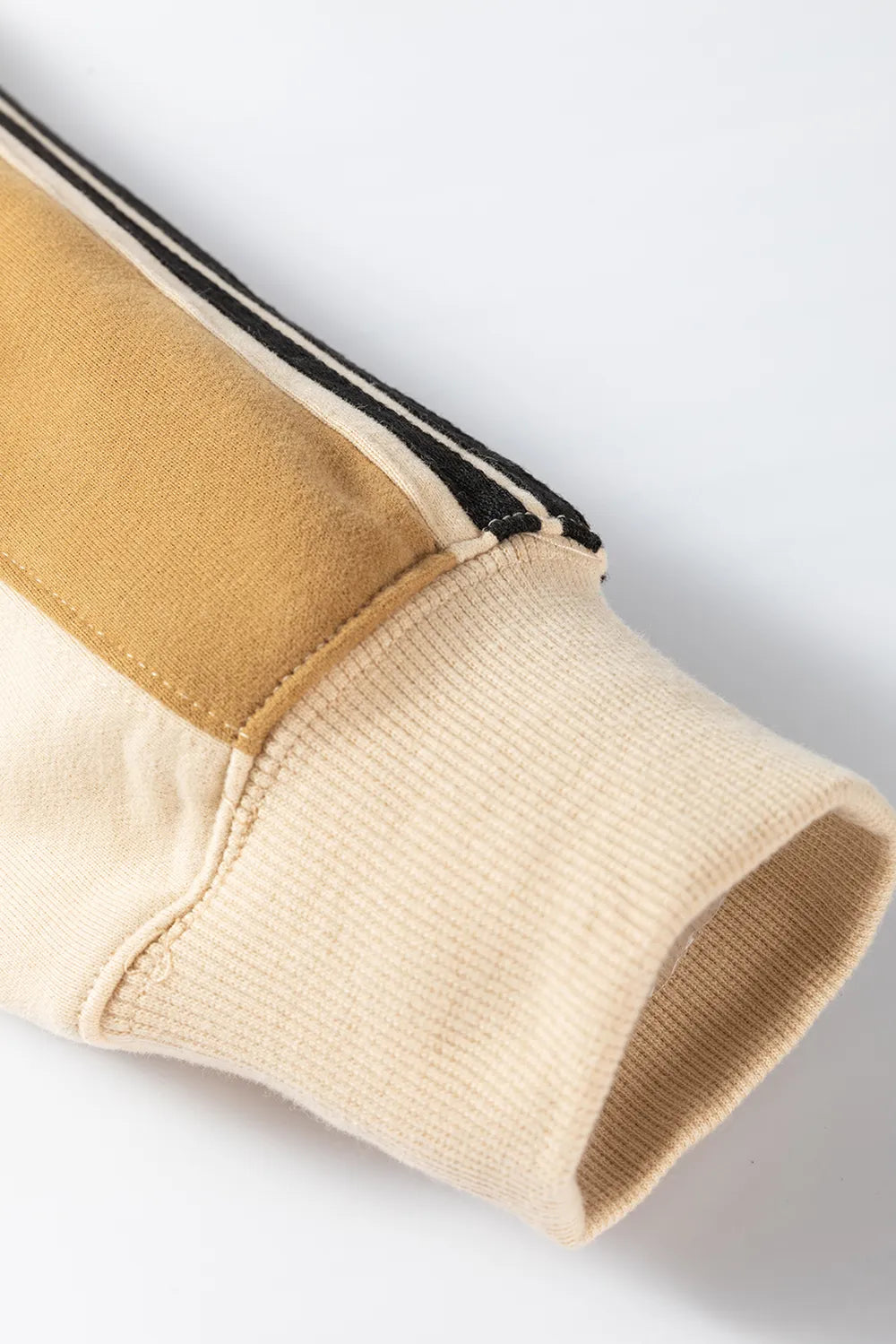 Långärmad sweatshirt med rund halsringning och kontrastsöm – bild 10