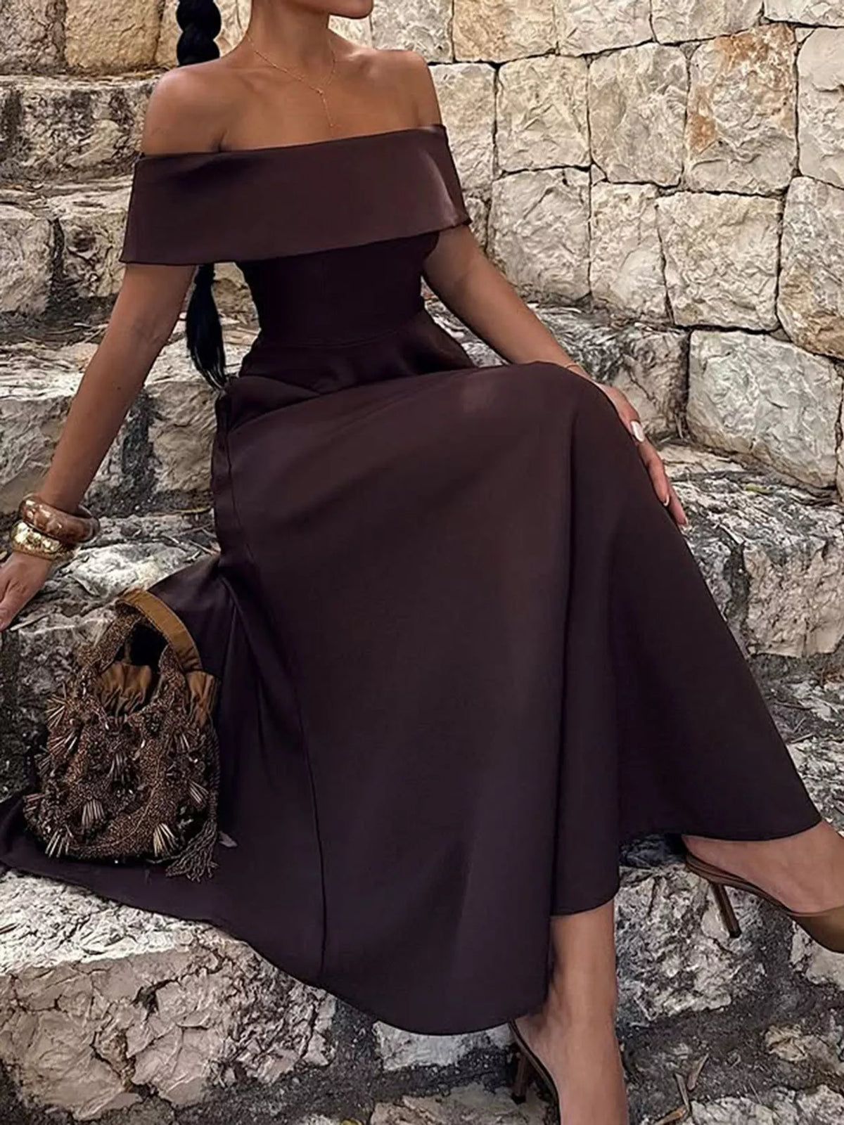 Utställd offshoulder maxiklänning med fickor – bild 7