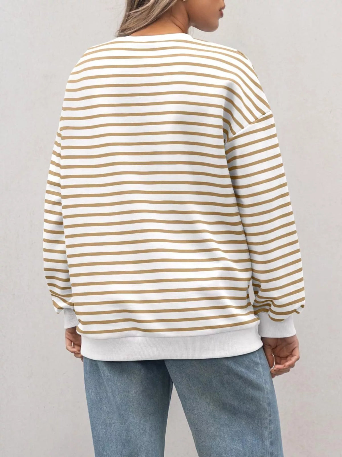 Randig oversize sweatshirt med rund halsringning i viskos – bild 23