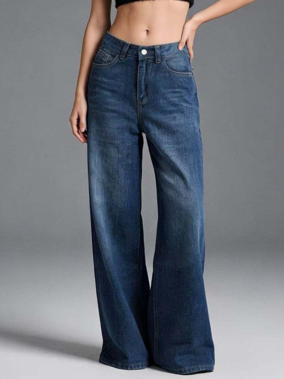 Vida jeans med hög midja och cut out-detalj – bild 3