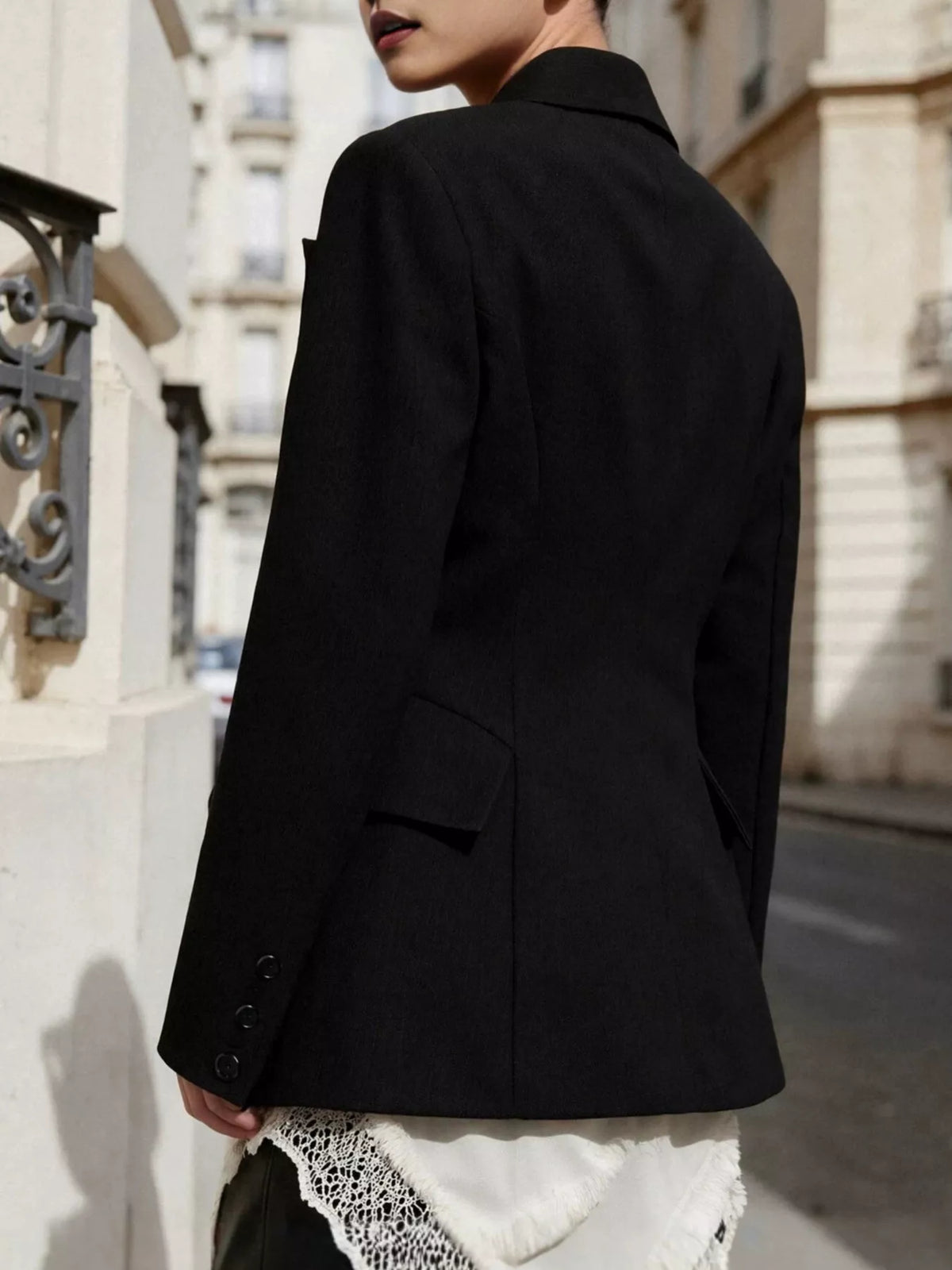 Dubbelknäppt blazer med lockfickor – bild 8