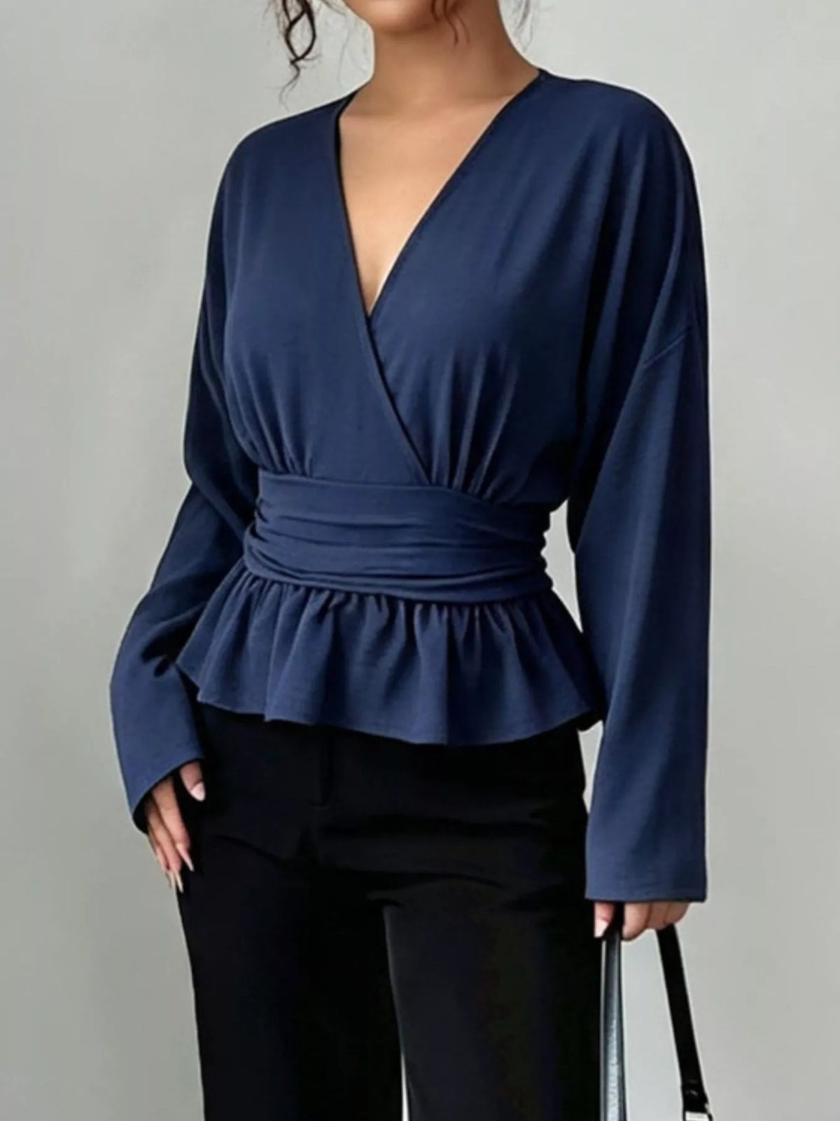 Blus med omlott och peplum – bild 4
