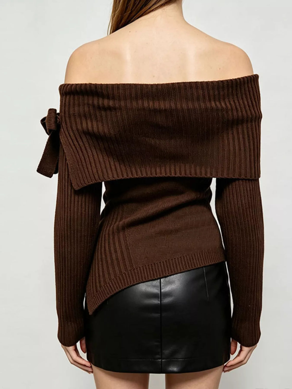 Ribbad offshoulder topp med rosett – bild 5