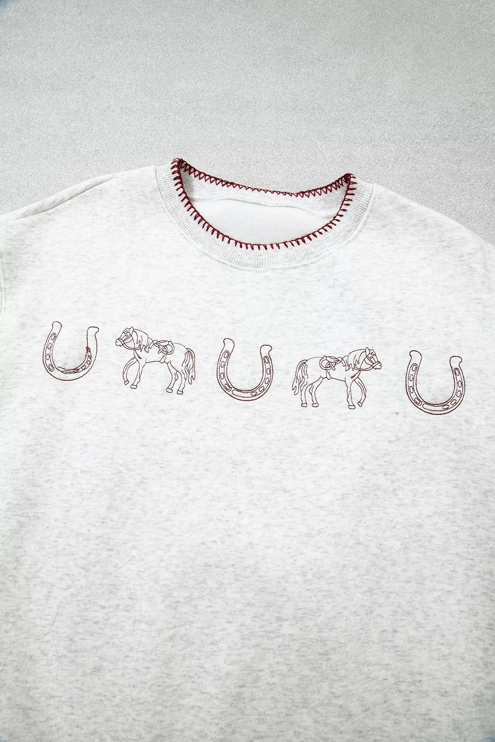 Sweatshirt med rund halsringning och tryck – bild 9