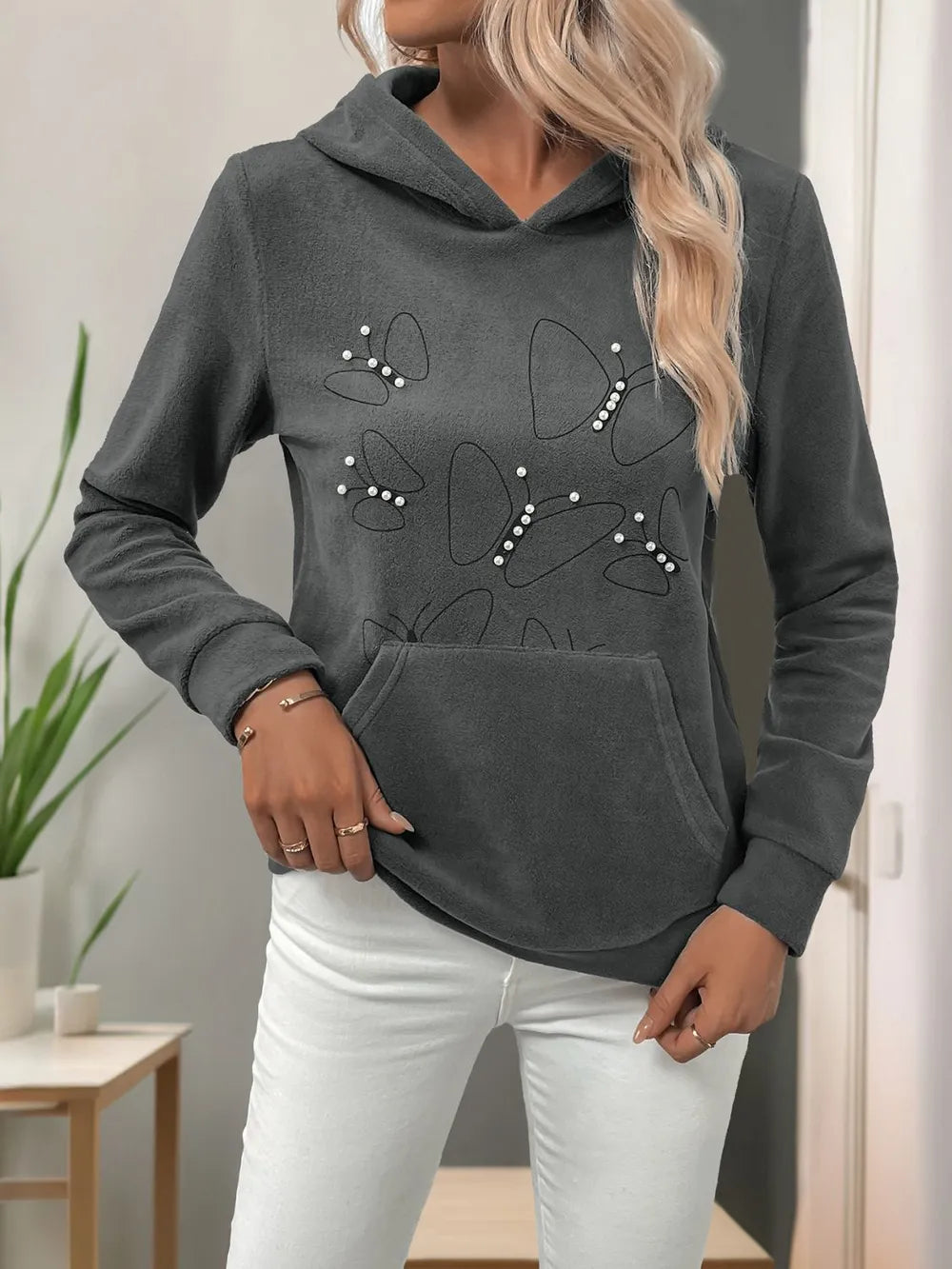 Långärmad hoodie med fjärilsmotiv – bild 4