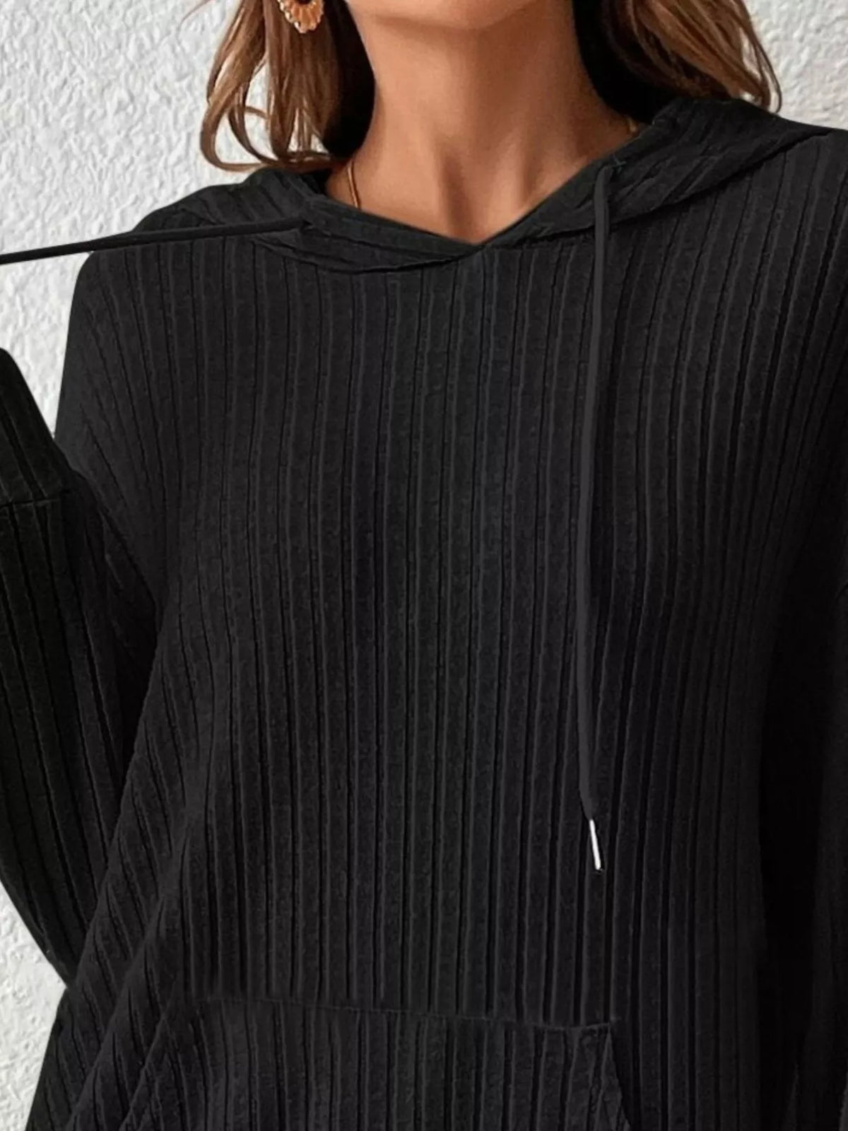 Ribbad långärmad hoodie med dragsko – bild 5