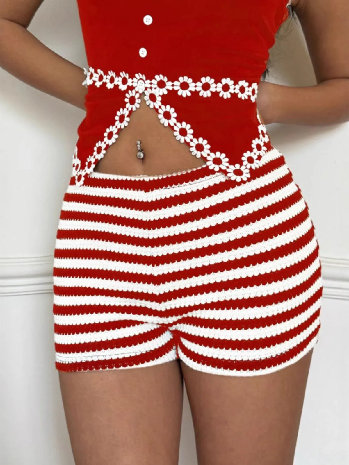 Randiga shorts med hög midja – bild 12