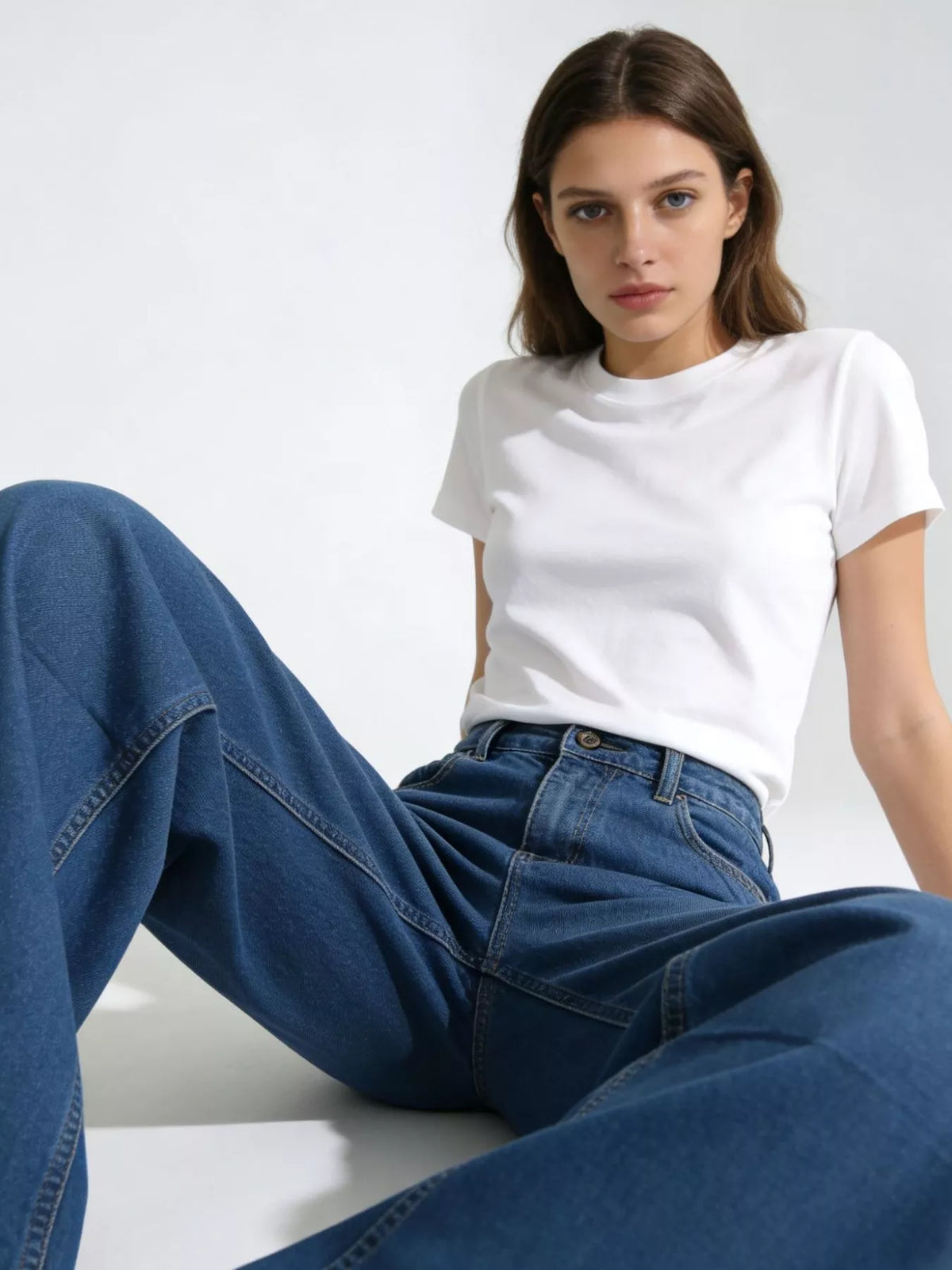 Raka vida jeans med knappstängning – bild 3