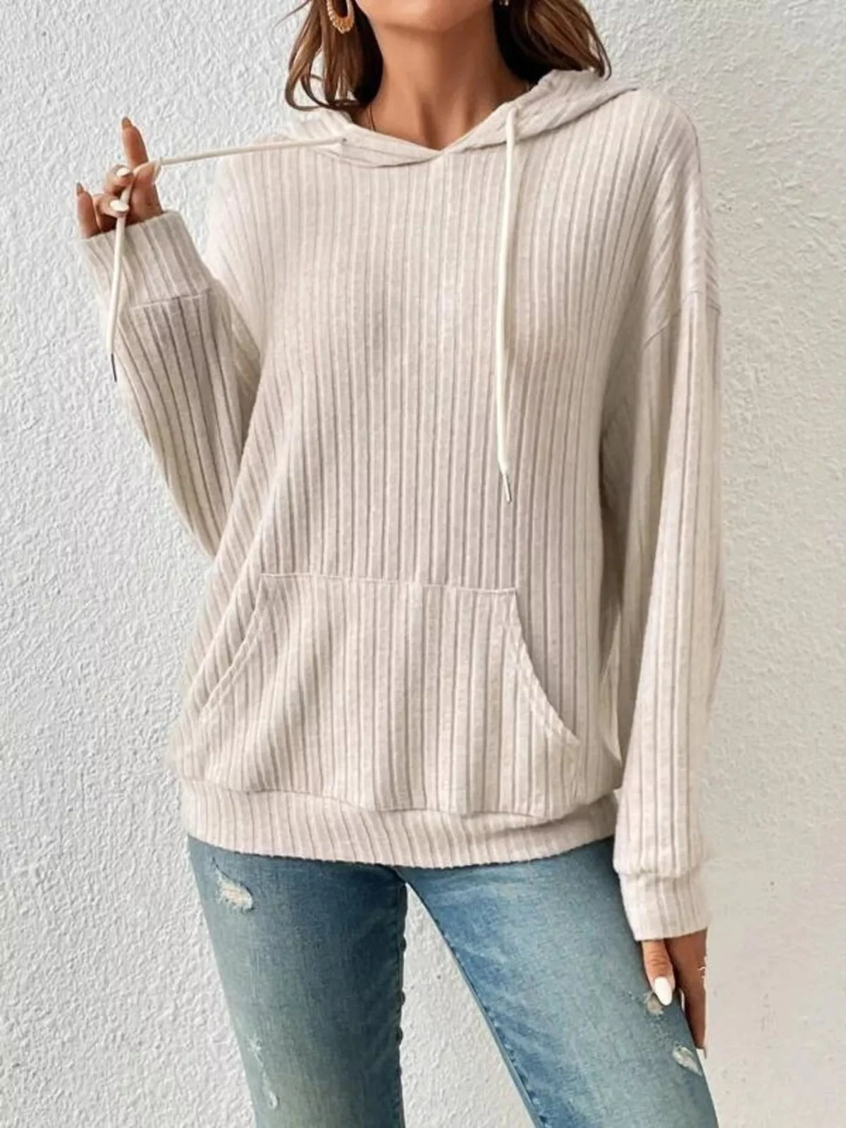 Ribbad långärmad hoodie med dragsko – bild 10