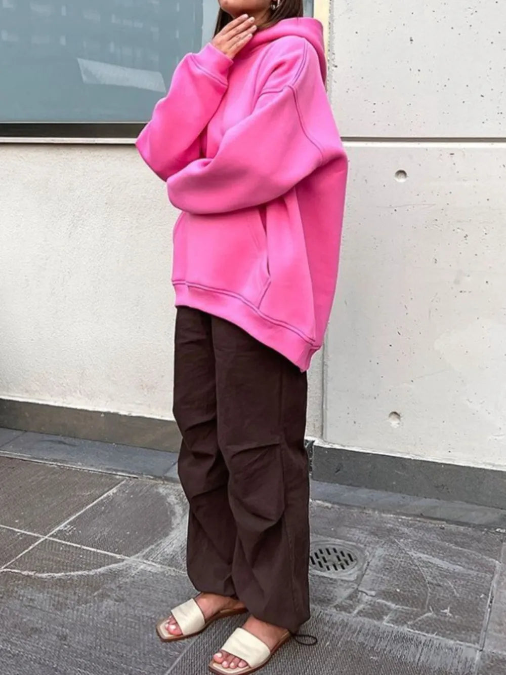 Långärmad hoodie med sänkt axel – bild 8