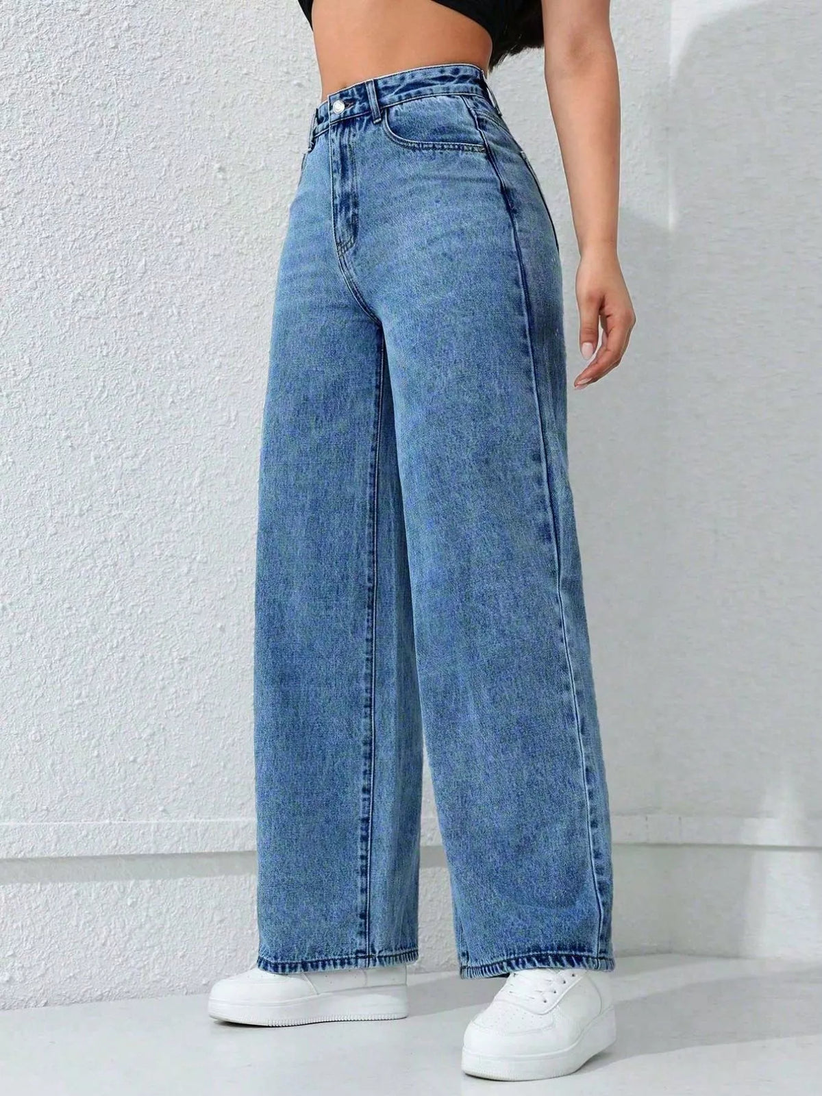 Vida jeans med hög midja, dragkedja, knappstängning och fickor i bomull – bild 2