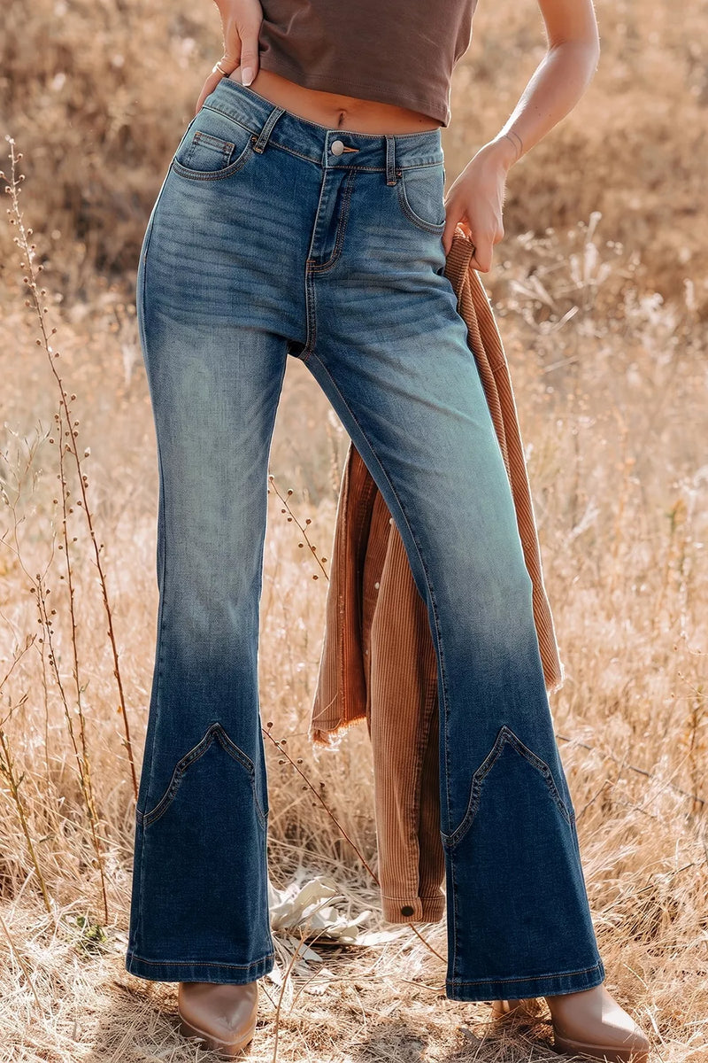 Utsvängda jeans med fickor