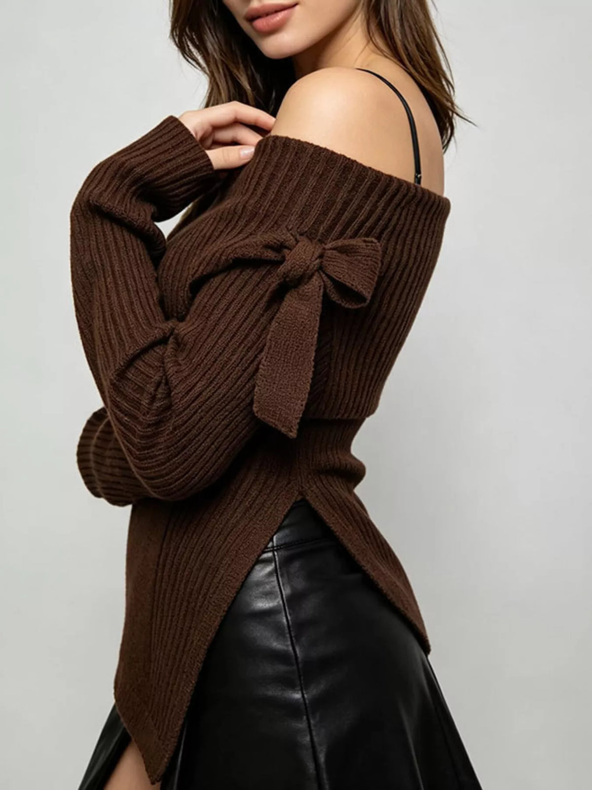 Ribbad offshoulder topp med rosett – bild 4