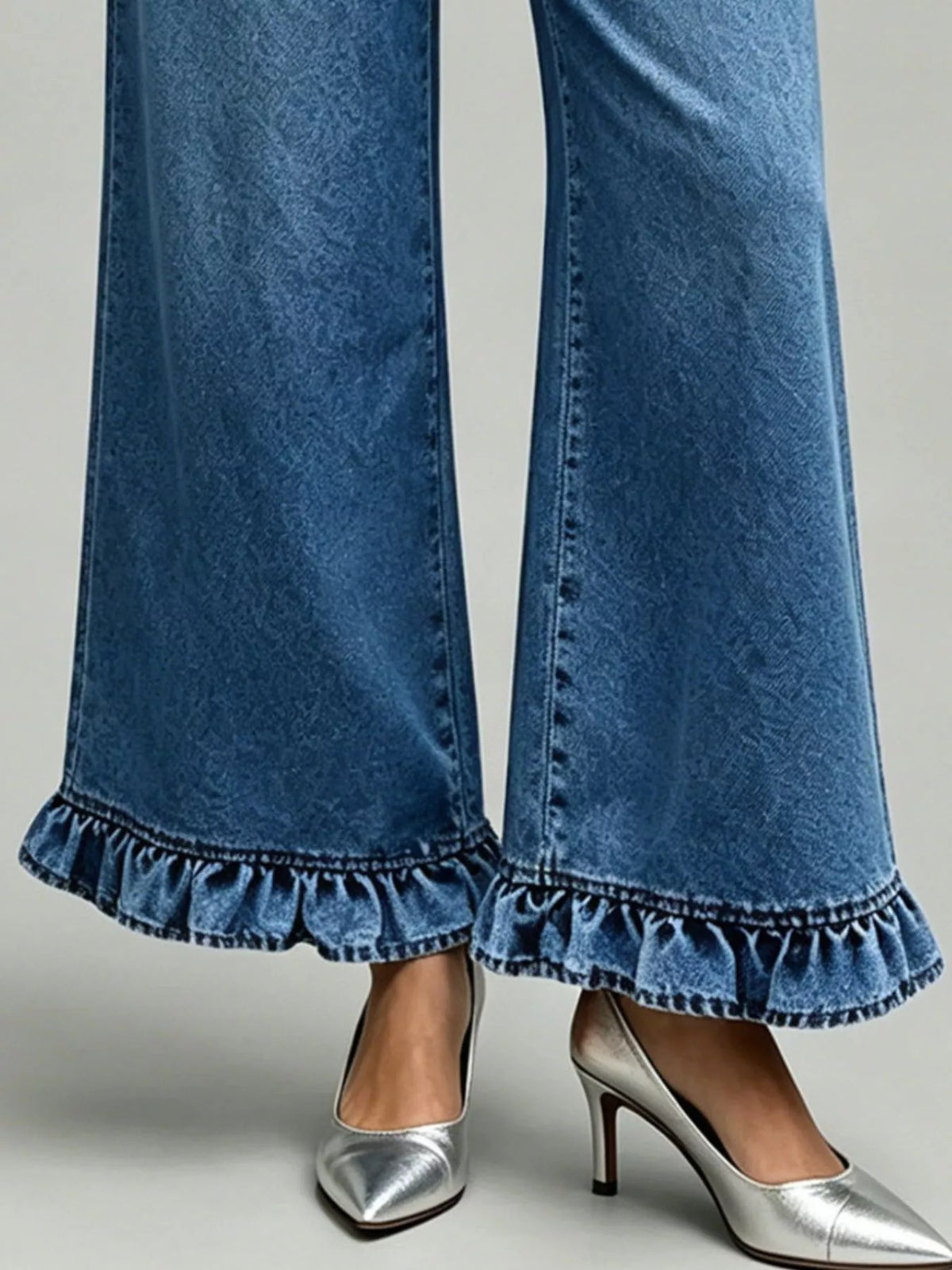 Vida jeans med hög midja och volang – bild 5