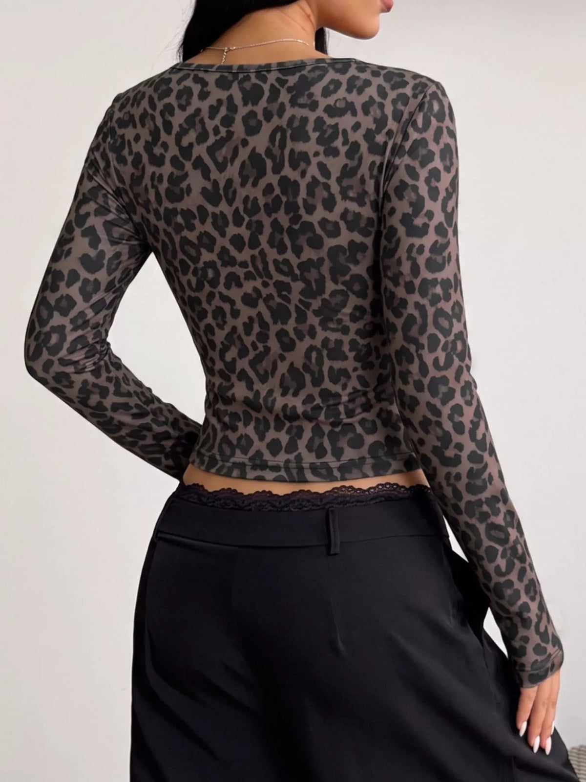 Leopardmönstrad rynkad t-shirt – bild 5