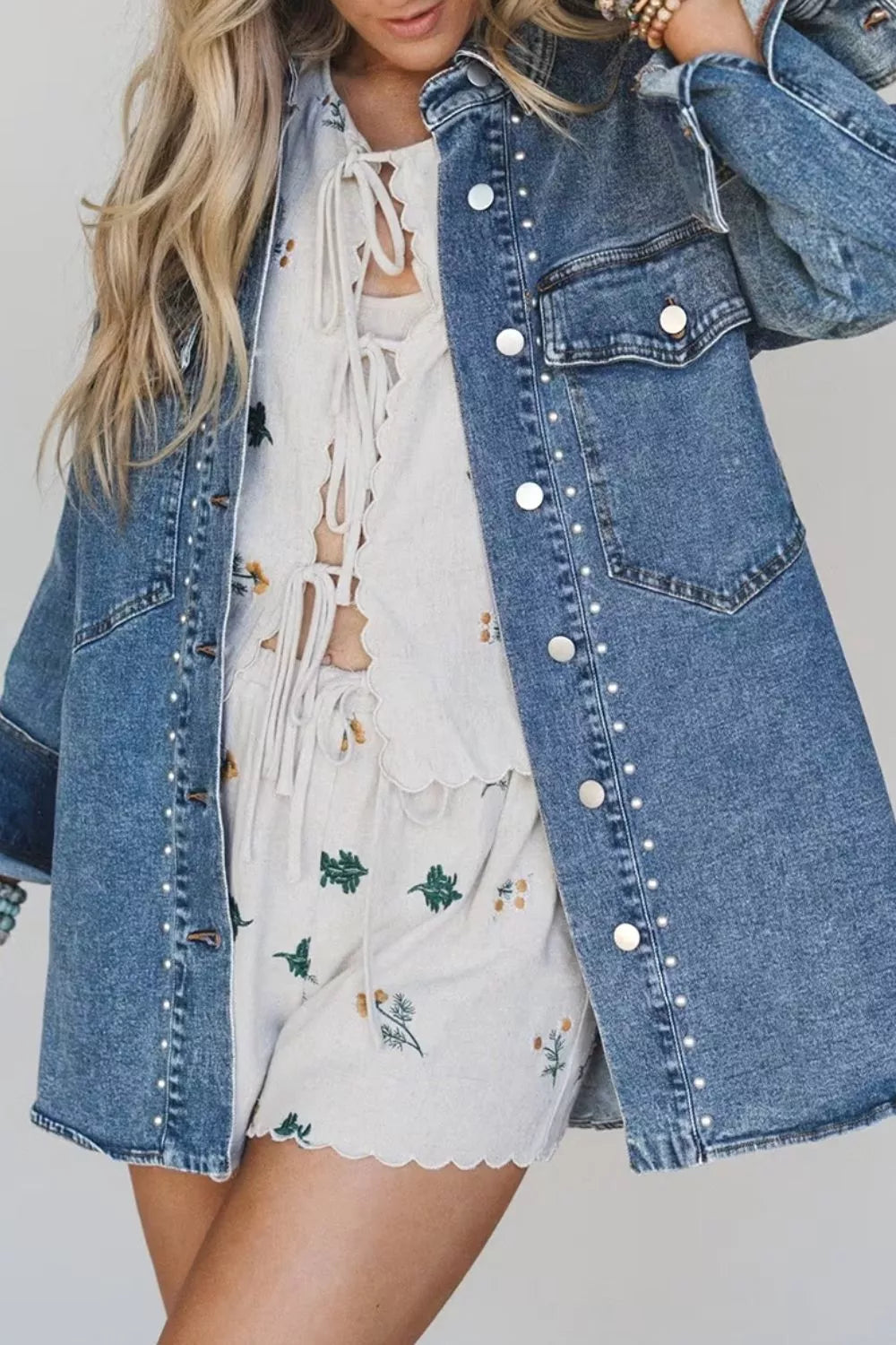 Långärmad jacka i denim – bild 3