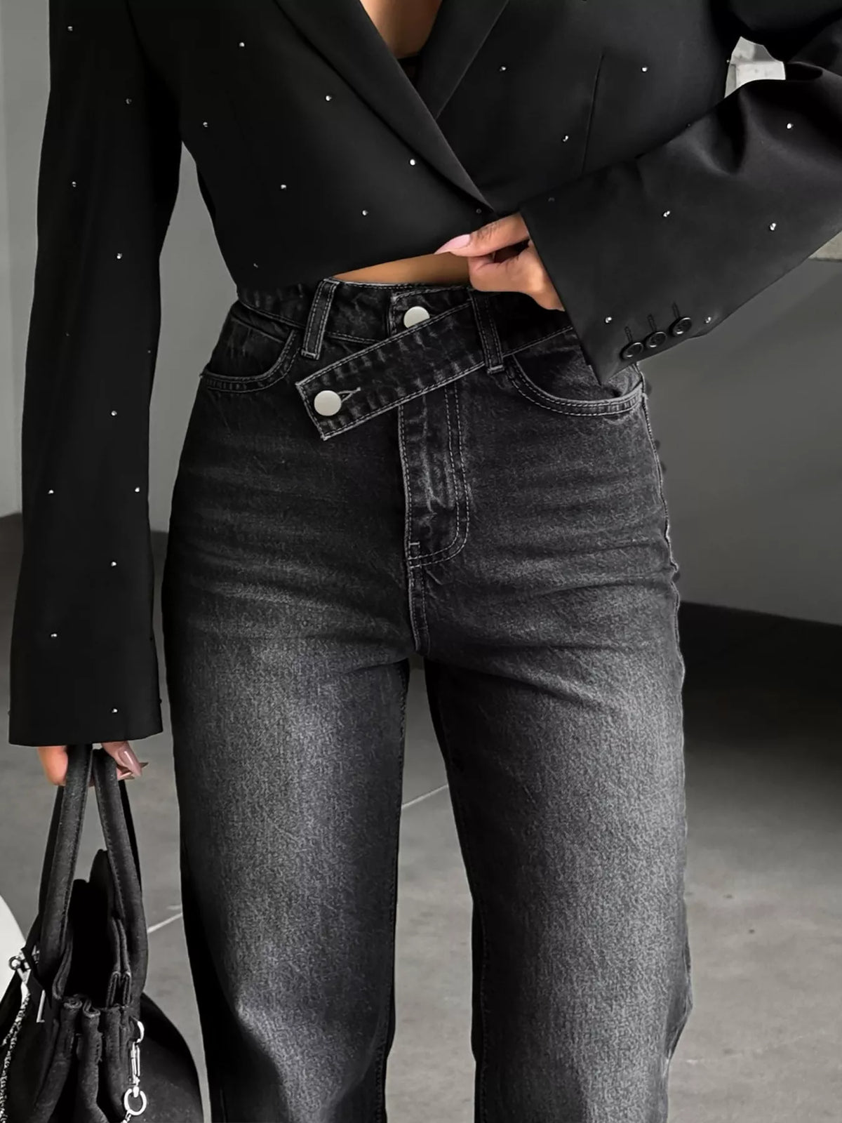 Jeans med hög midja och knappstängning – bild 3