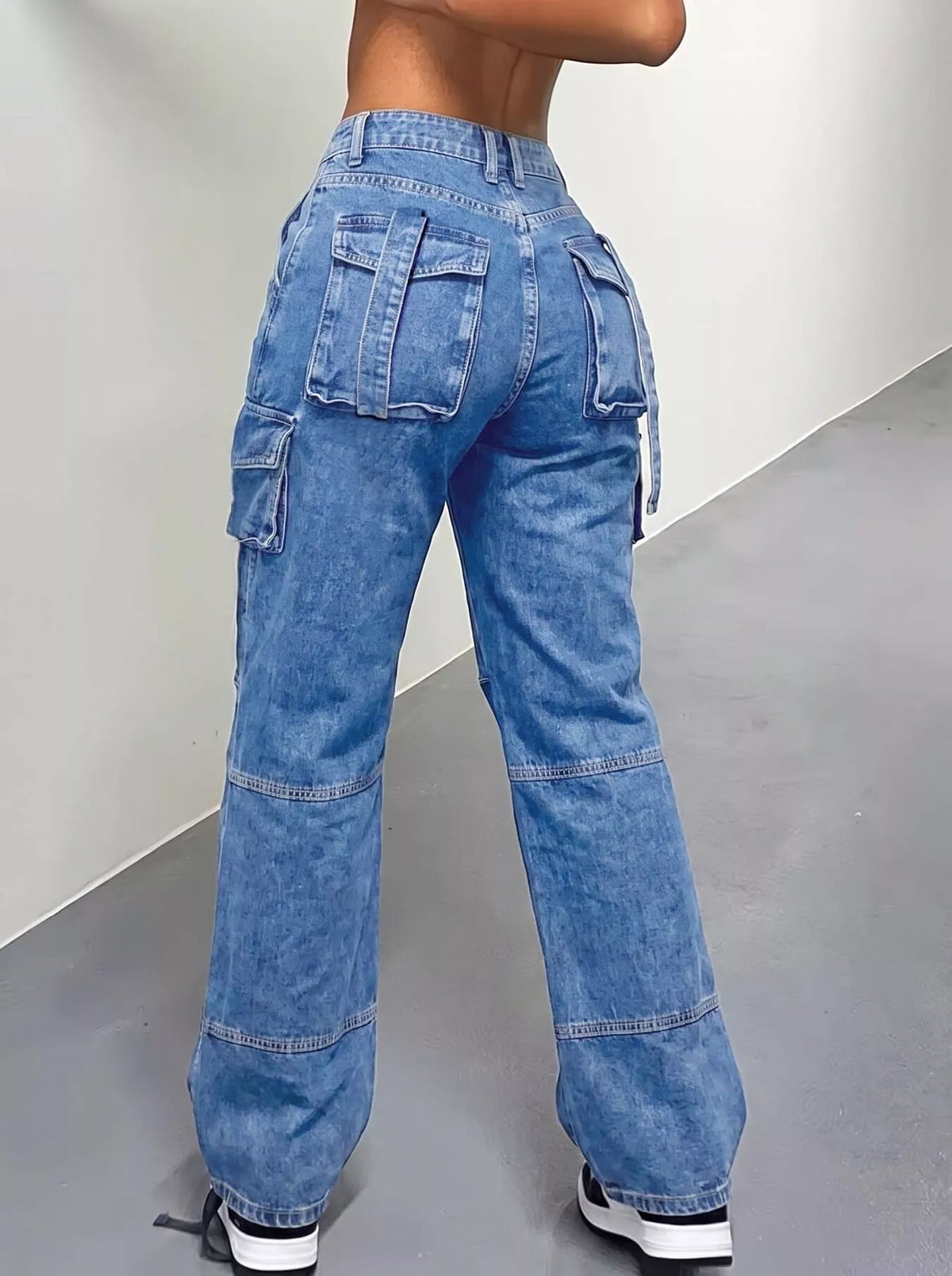 Jeans med hög midja och cargofickor – bild 3