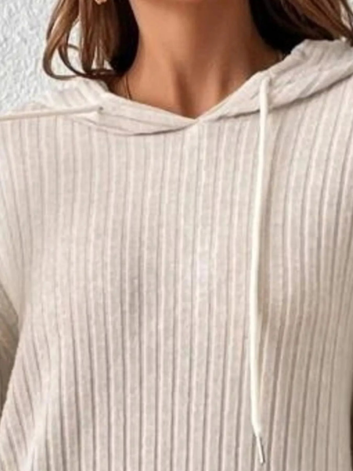 Ribbad långärmad hoodie med dragsko – bild 11