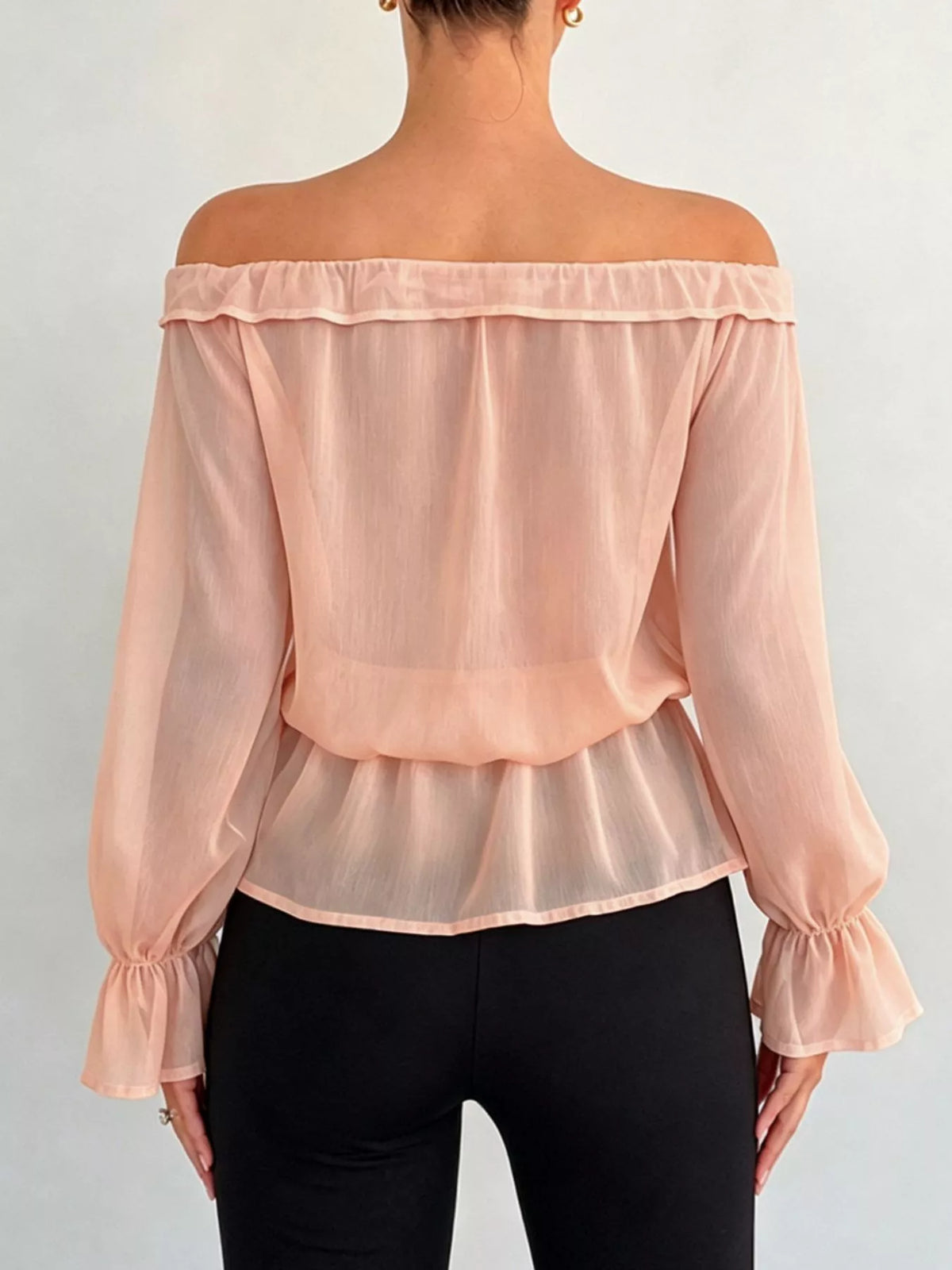 Blus i chiffong med peplum – bild 15