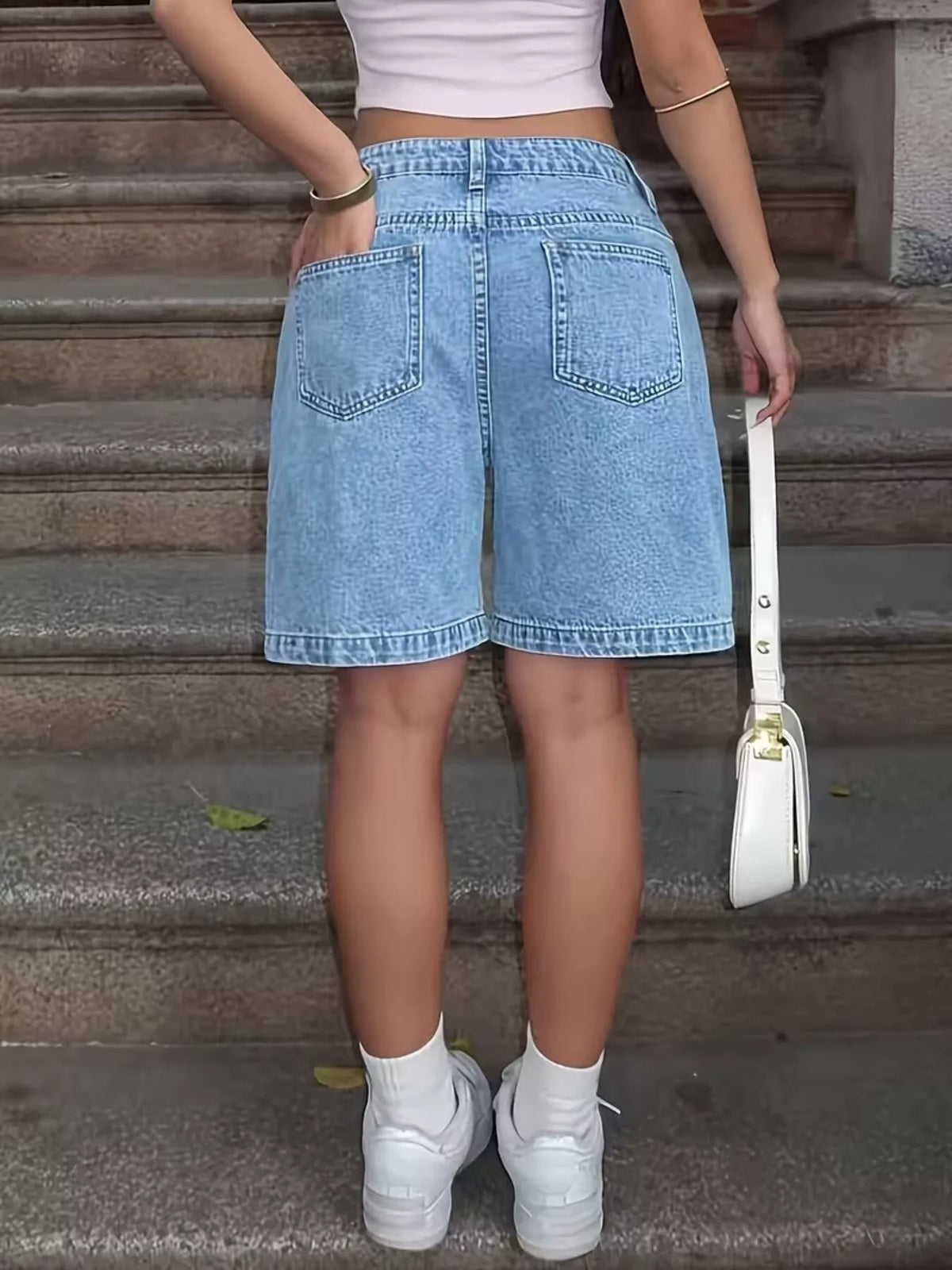 Ledigt sittande shorts i denim – bild 2