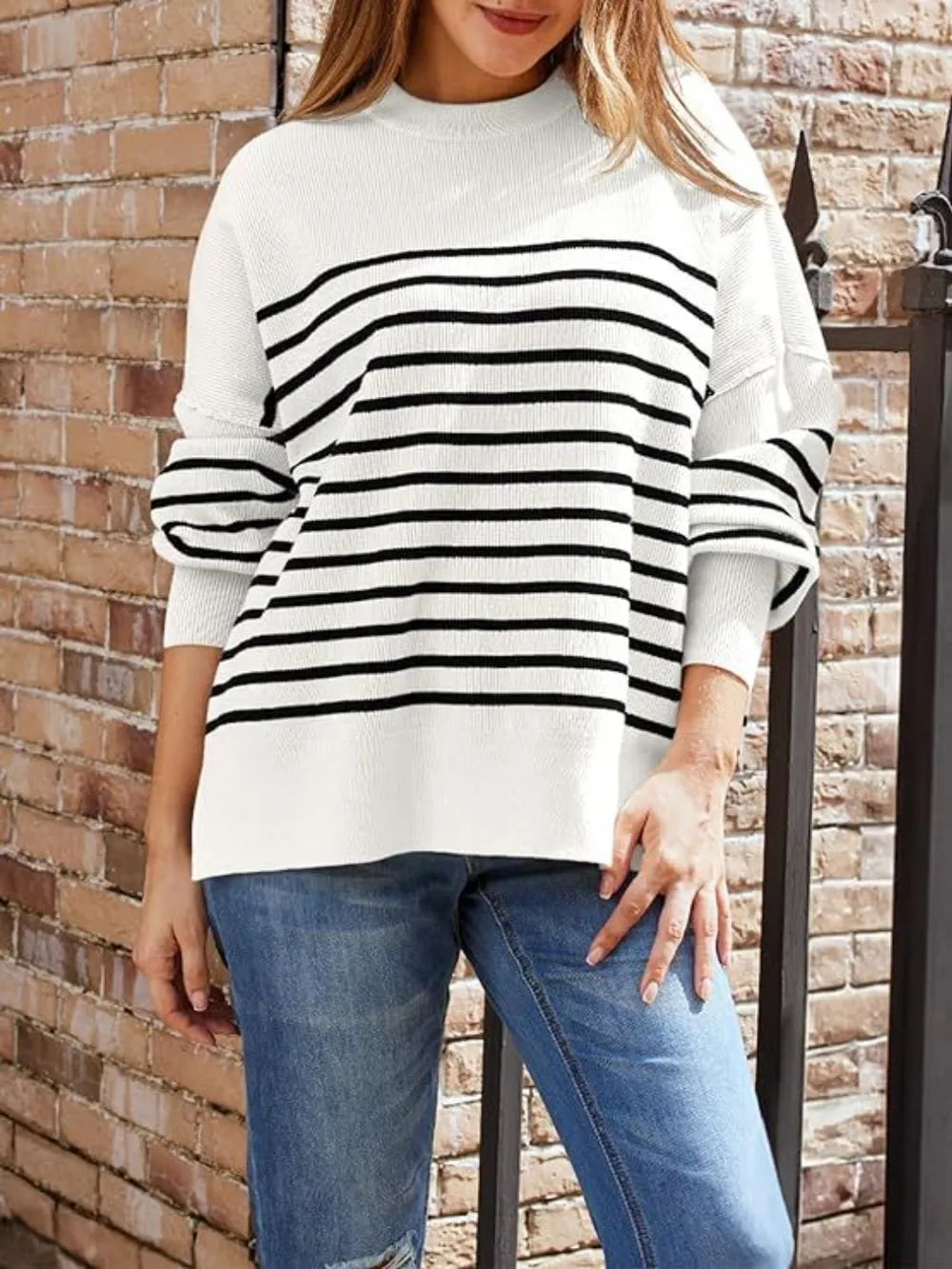 Randig sweatshirt med stickad kvalitet – bild 7