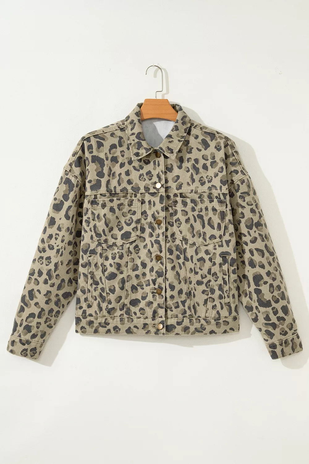 Leopardmönstrad jacka i denim – bild 3