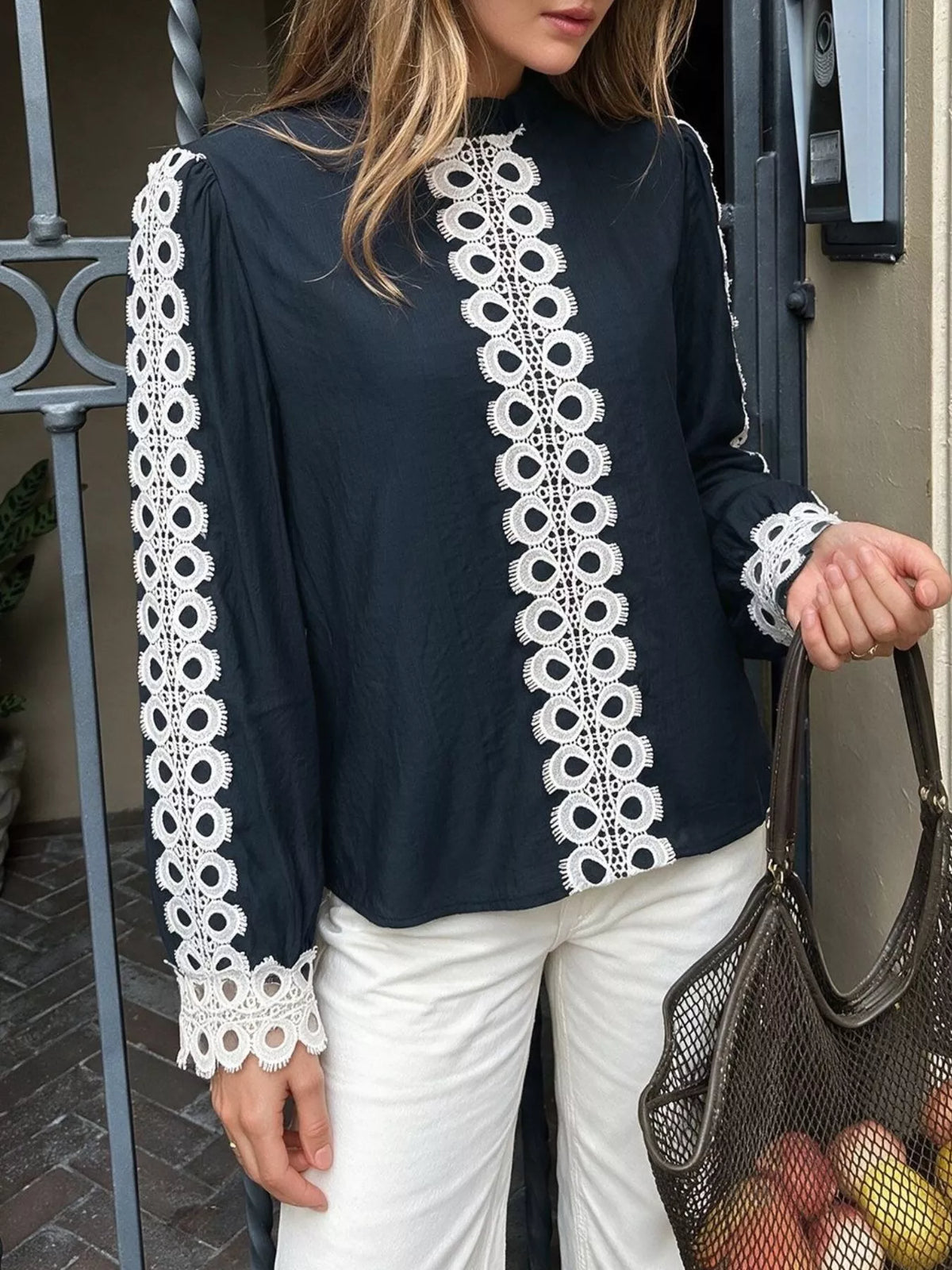 Långärmad blus med knappstängning – bild 3