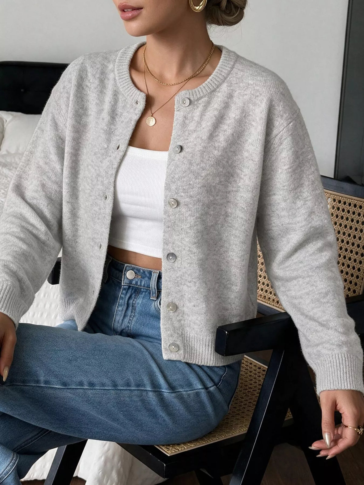 Cardigan med rund halsringning och knappstängning – bild 11