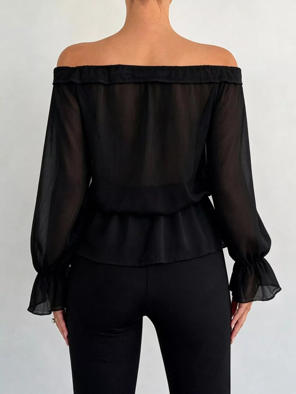 Blus i chiffong med peplum – bild 5