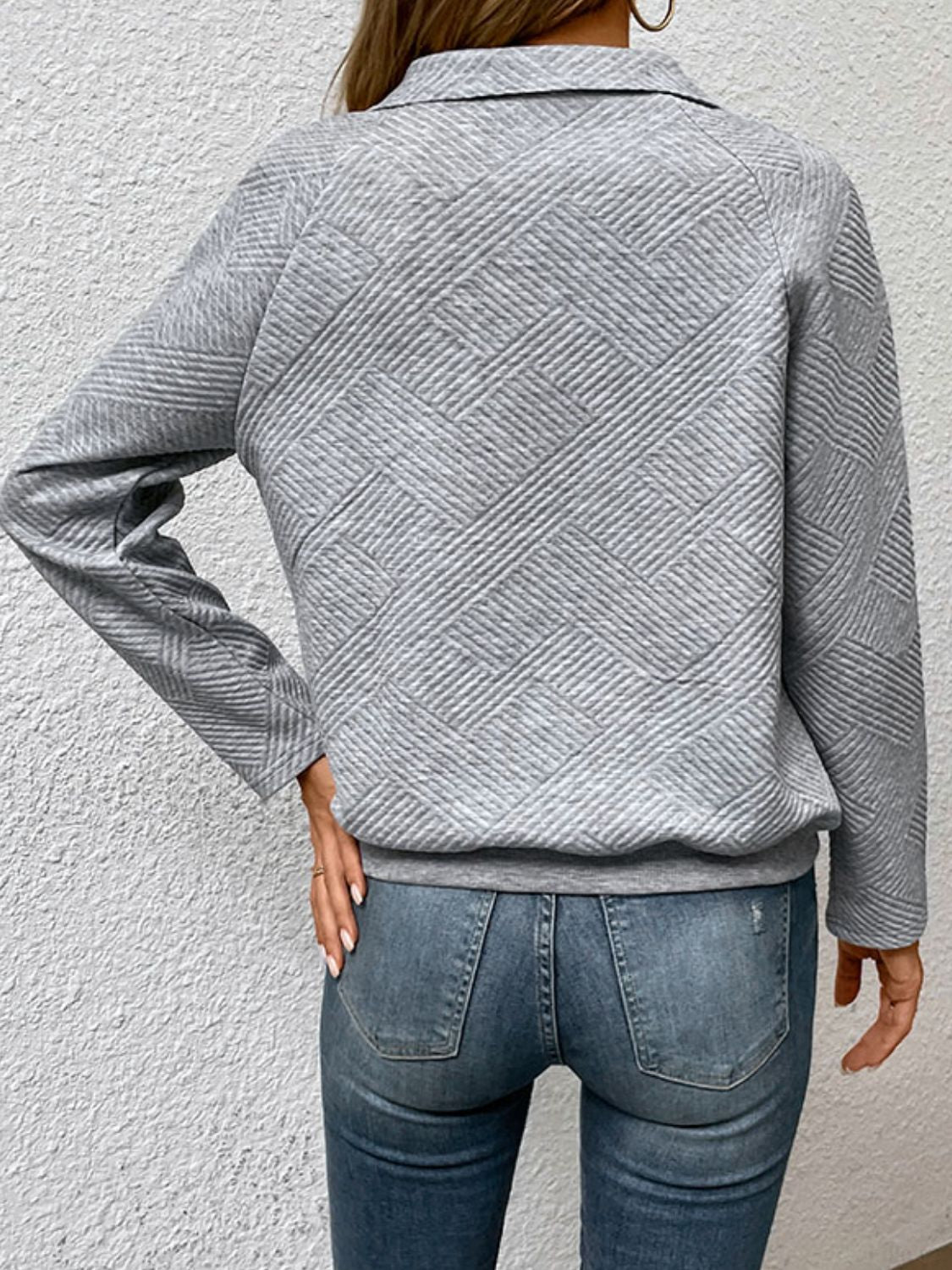 Sweatshirt med krage och knappstängning – bild 2