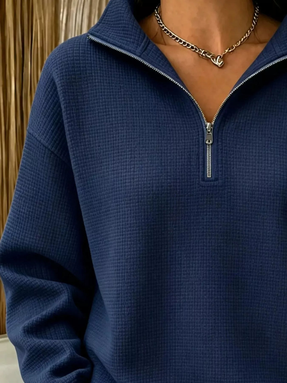 Våffelstickad sweatshirt med kort dragkedja – bild 2
