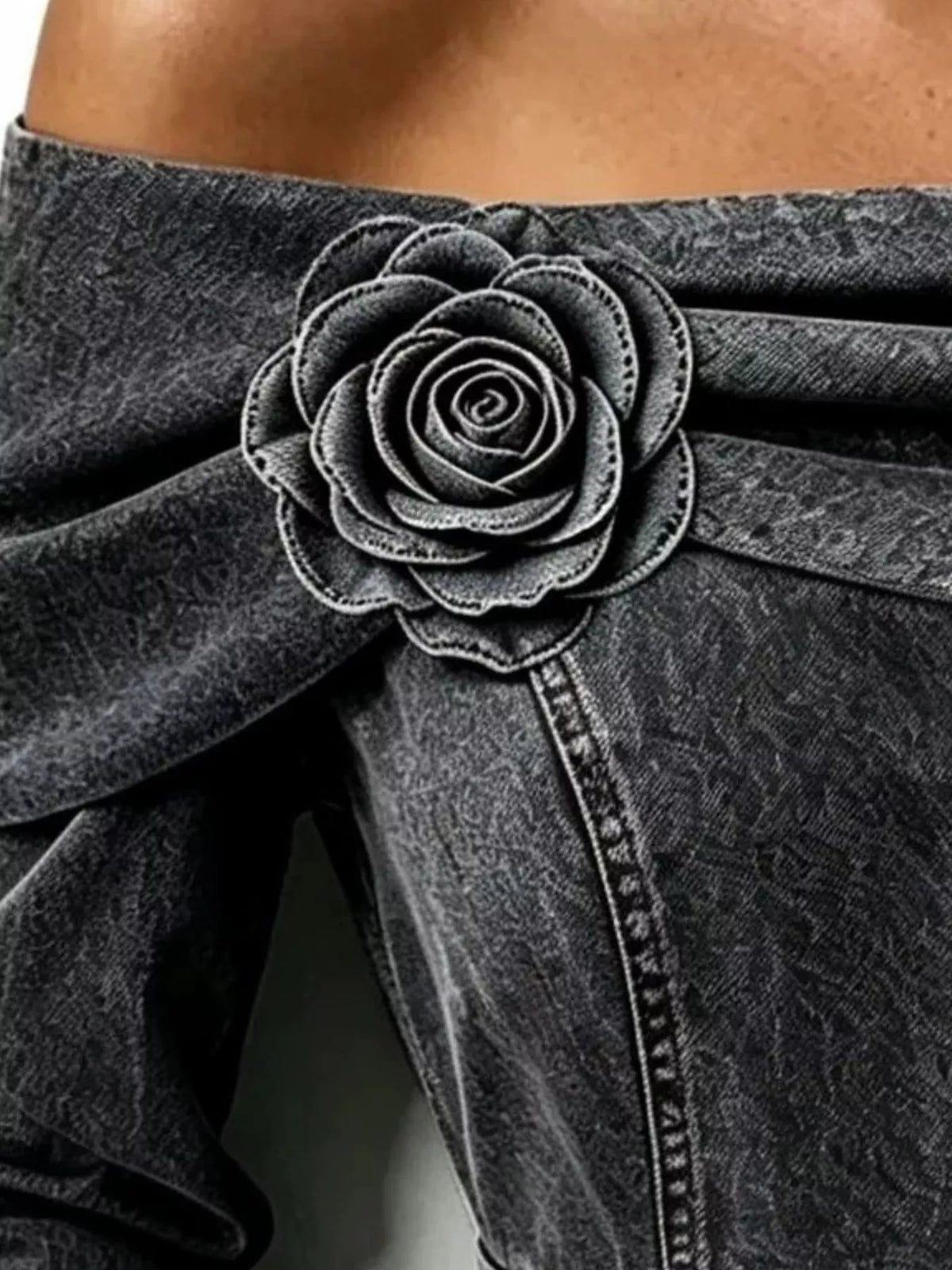 Topp i denim med ros i tyg – bild 8