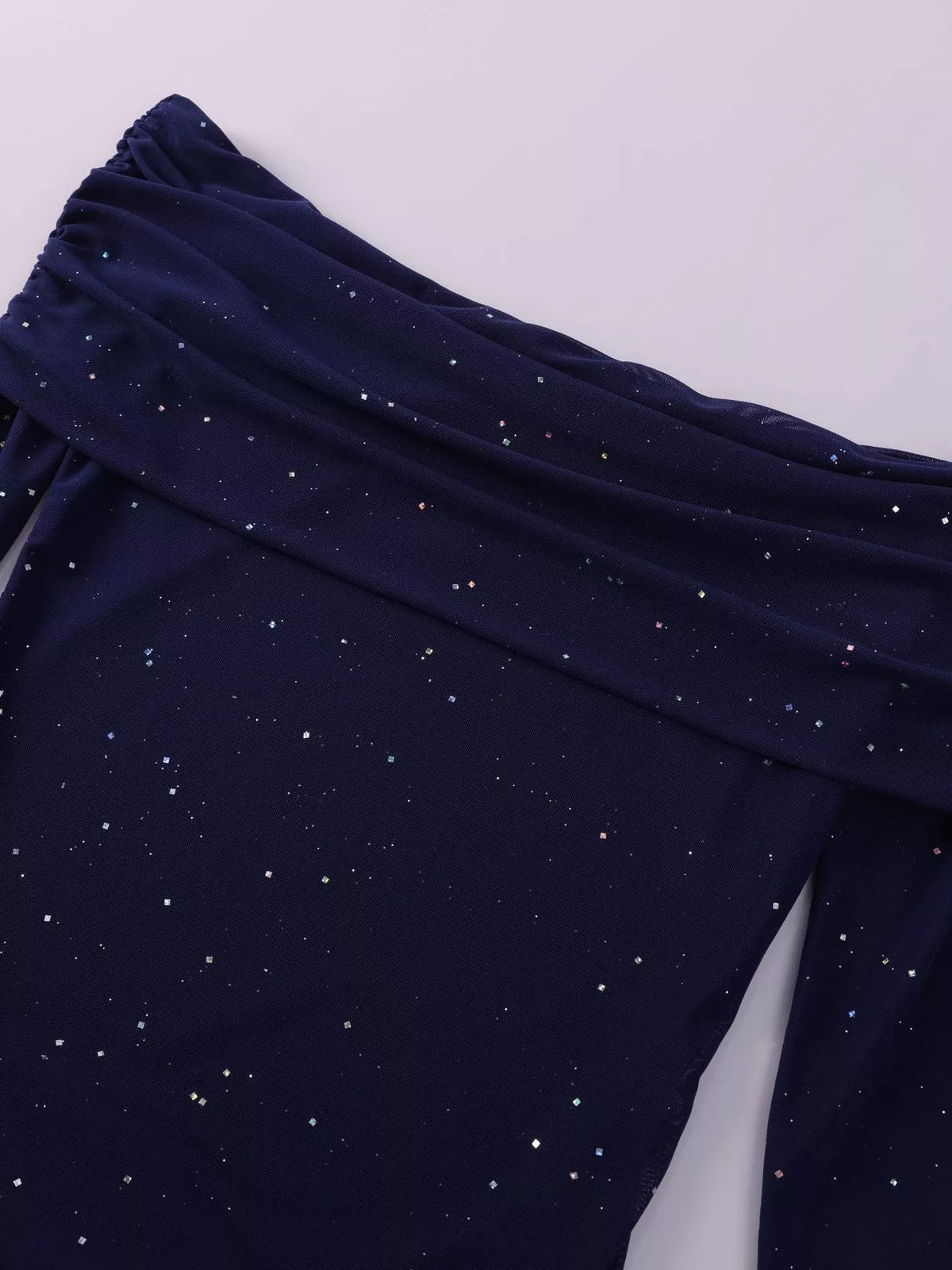 Offshoulder maxiklänning i glitter – bild 15