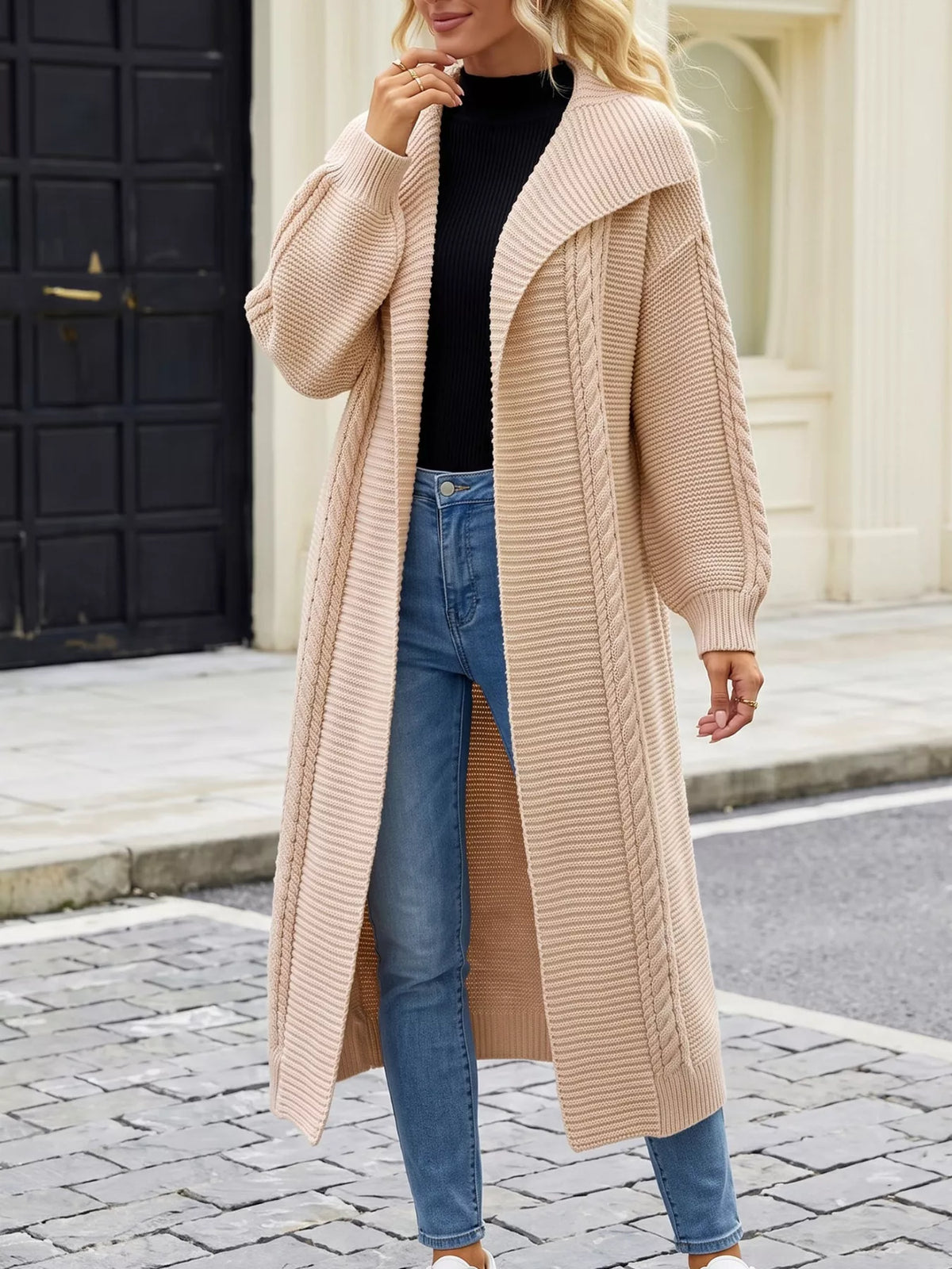 Kabelstickad lång cardigan med öppen modell – bild 3