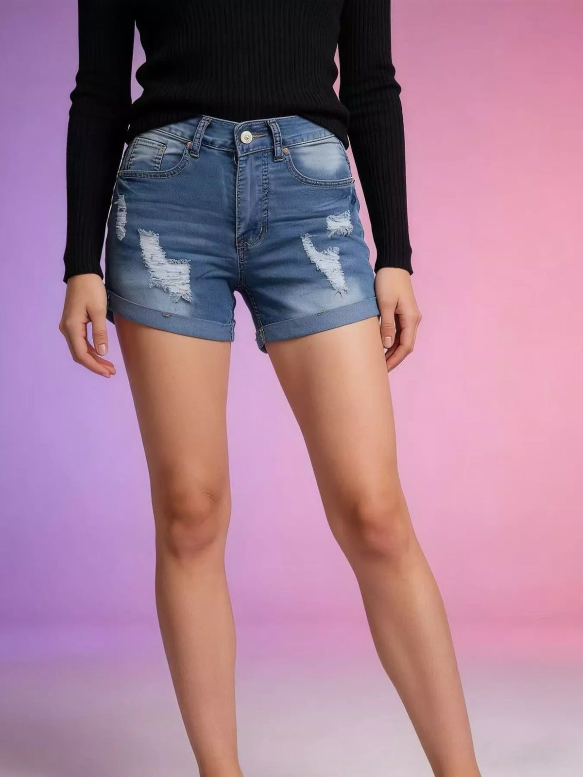 Shorts i denim med slitna detaljer – bild 7