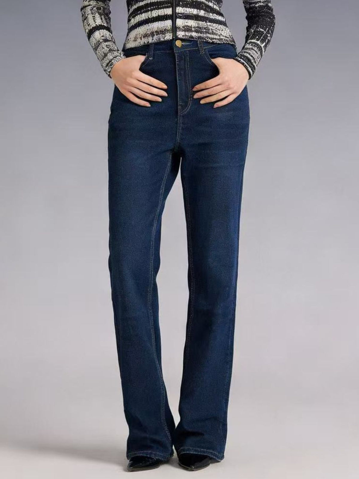 Bootcut jeans med hög midja och knappstängning – bild 5