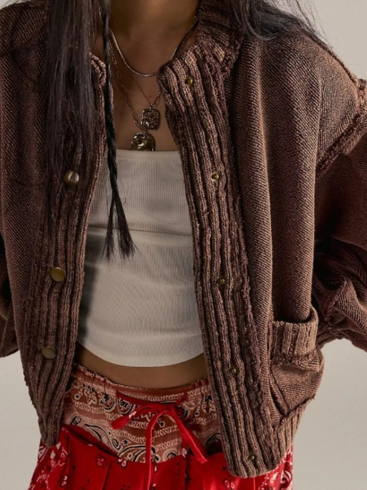 Oversize cardigan med sänkt axel och tryckknappar – bild 8