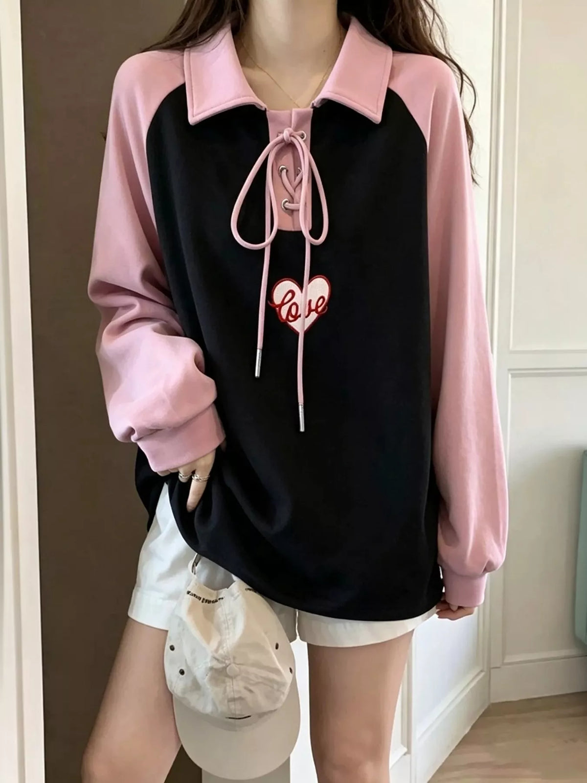 Sweatshirt i spets med hjärtmotiv – bild 3
