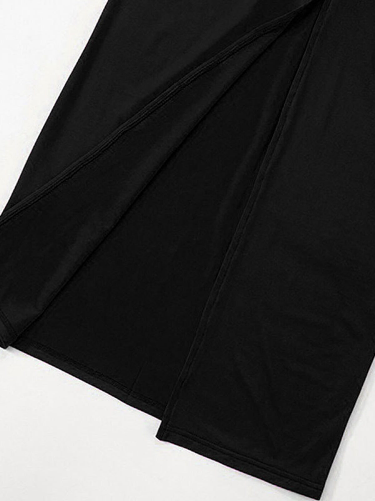 Offshoulder maxiklänning med slits och volang – bild 6