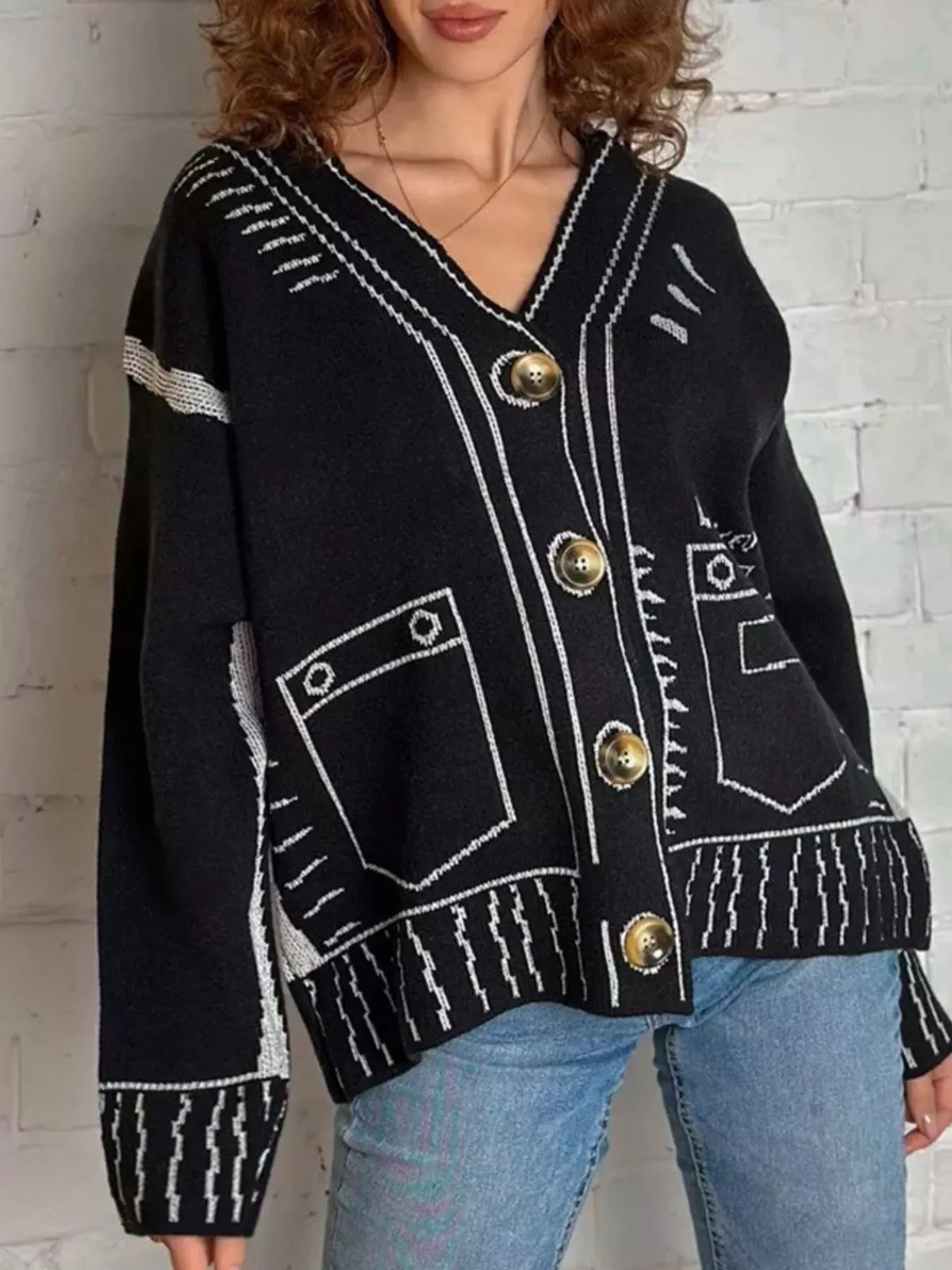 V-ringad cardigan med knappstängning och tryck – bild 7