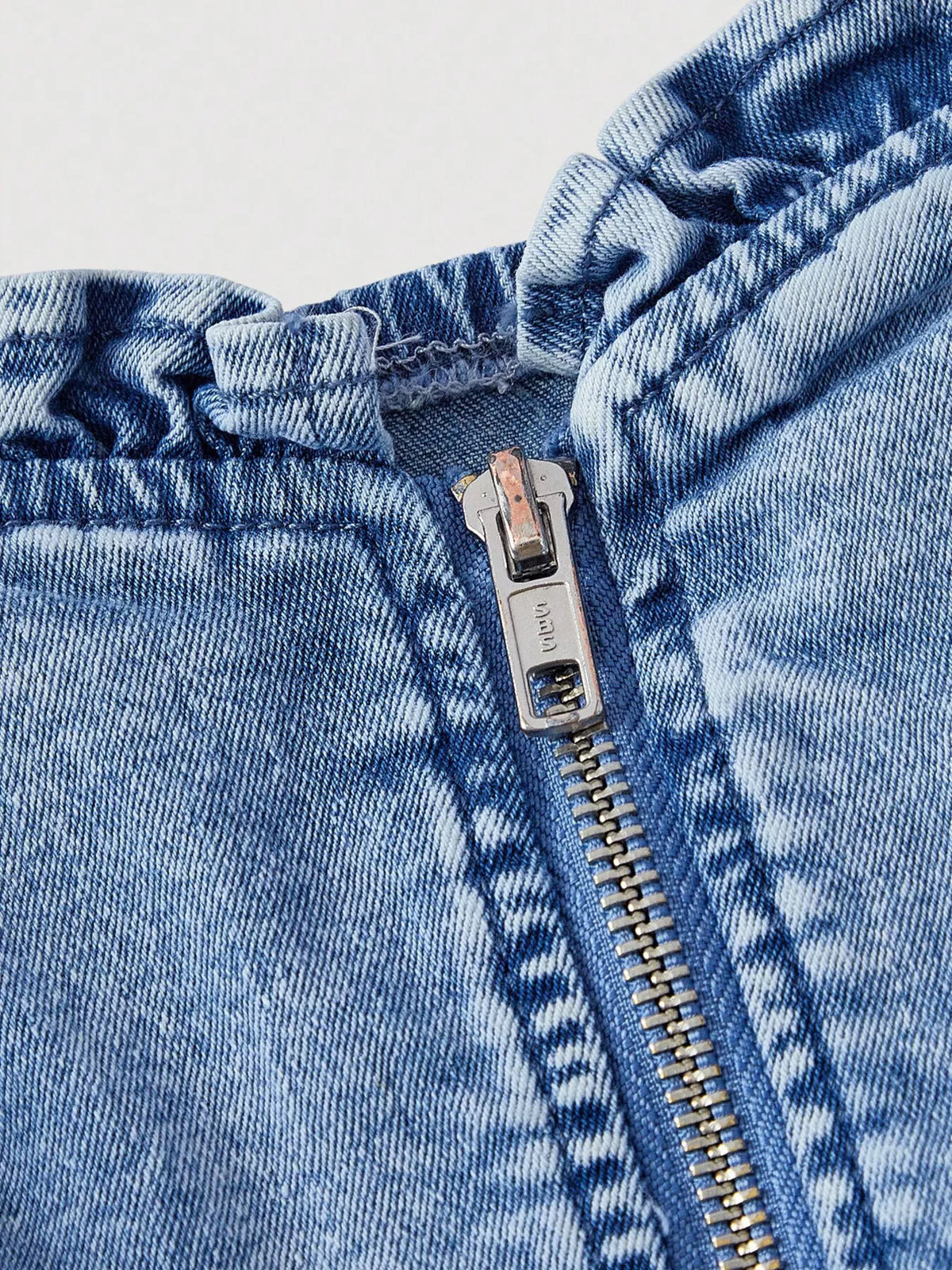 Linne i denim med hjärtformad urringning – bild 4