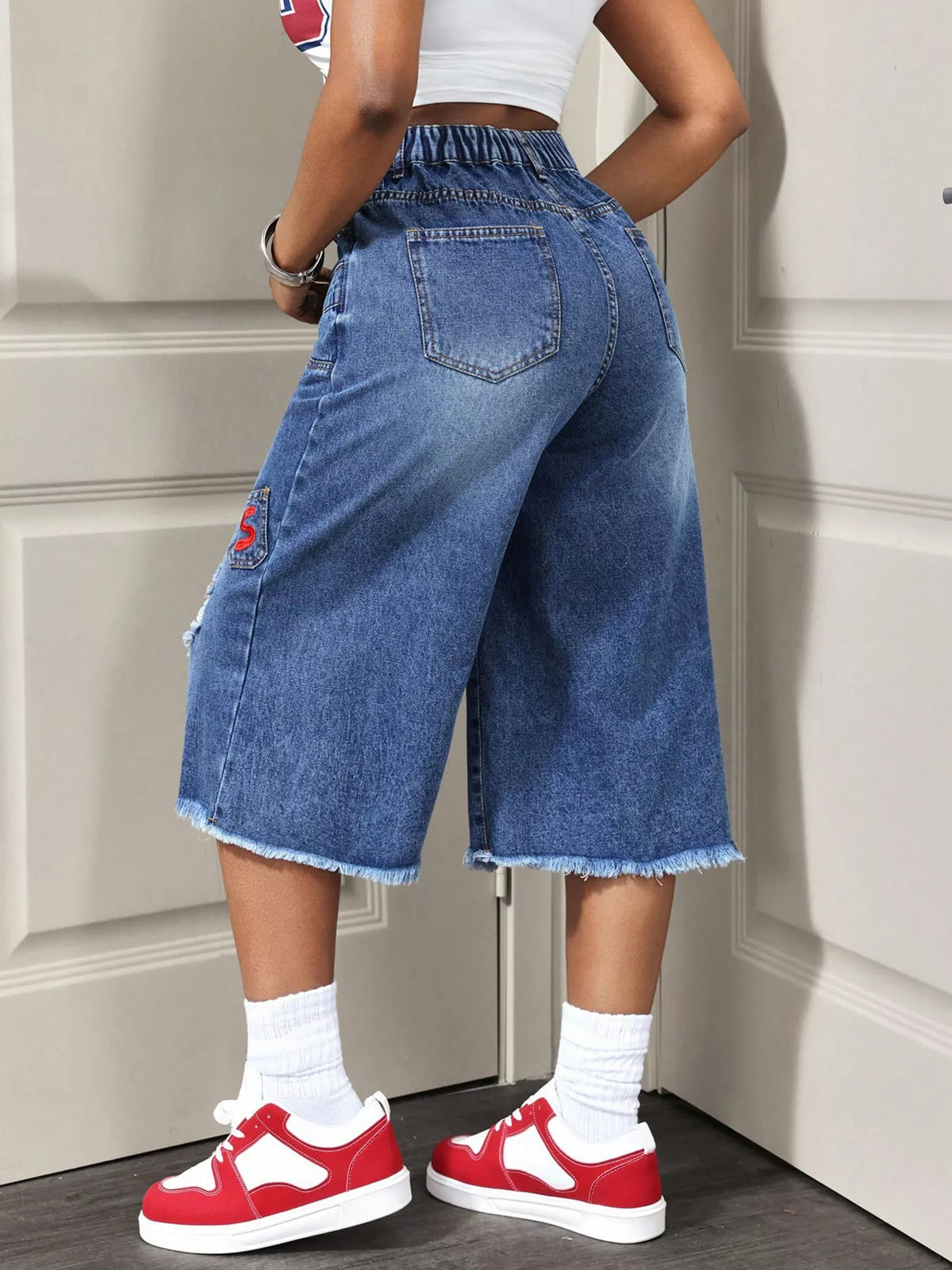 Broderade capribyxor i denim – bild 5