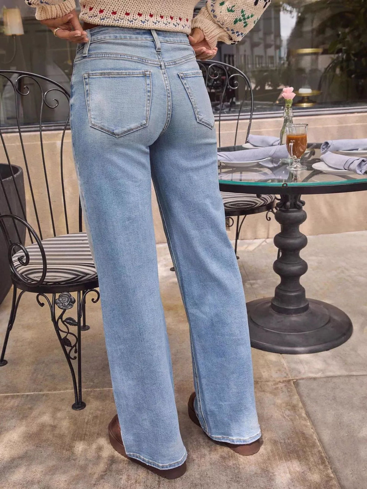 Blekt tvättade vida jeans med knappstängning – bild 6