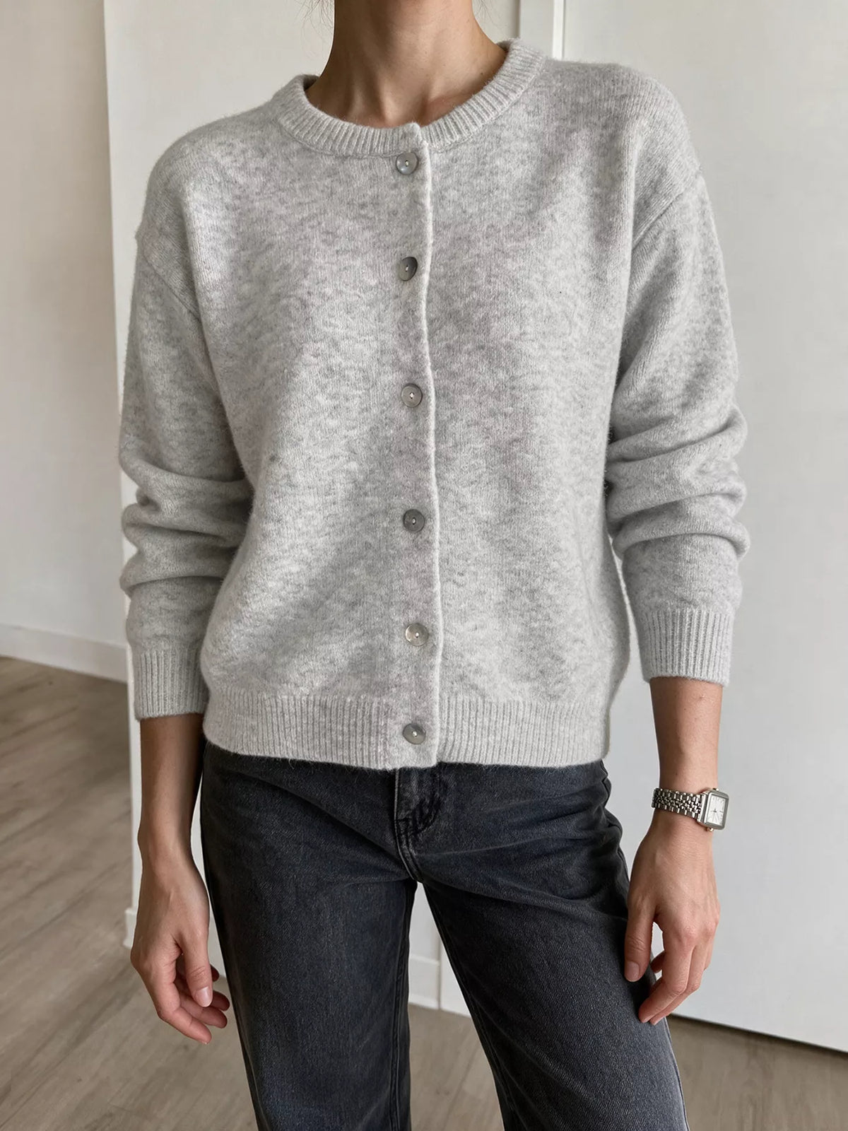Cardigan med rund halsringning och knappstängning – bild 4