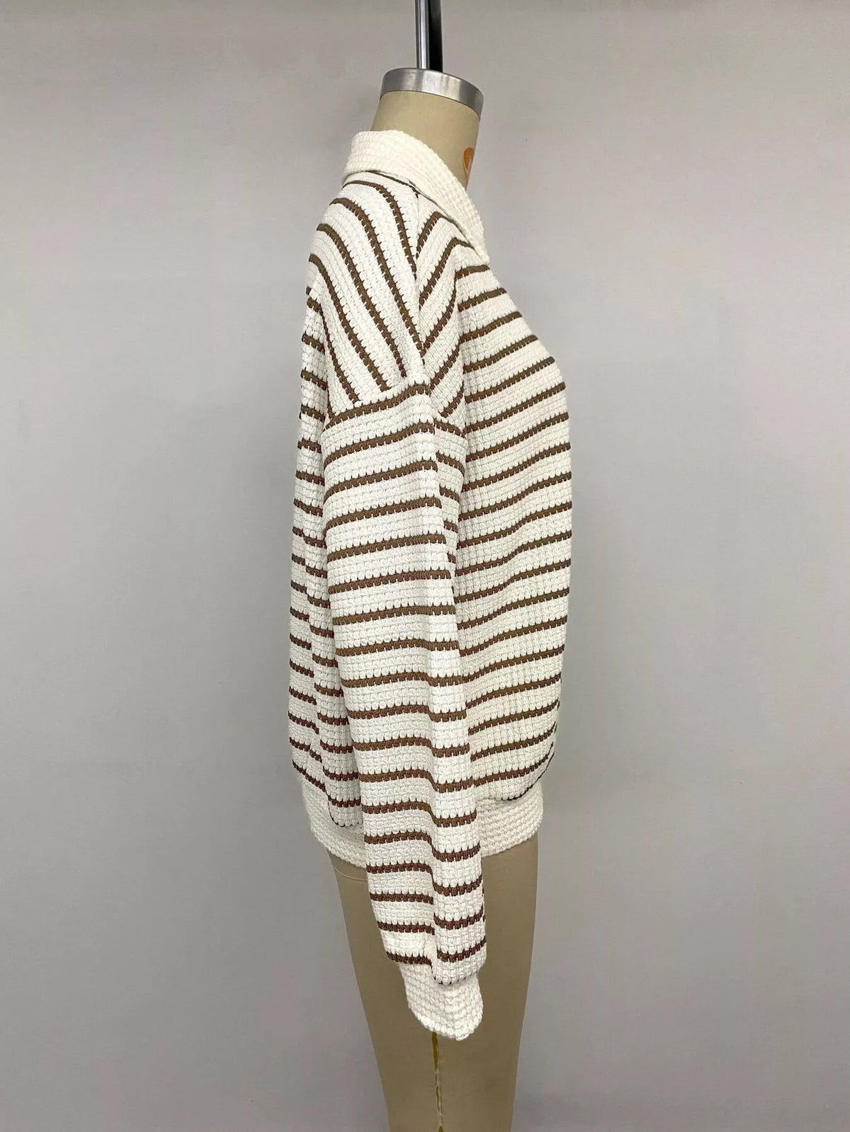 Randig sweatshirt med polokrage – bild 13
