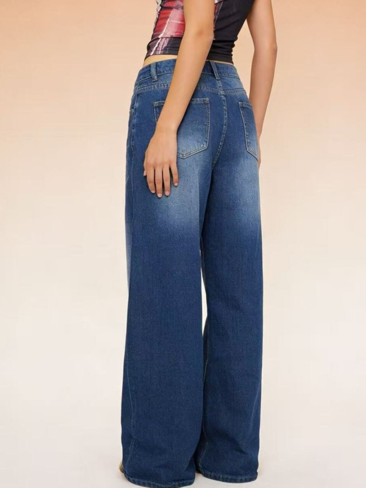 Vida jeans med hög midja och cut out-detalj – bild 9